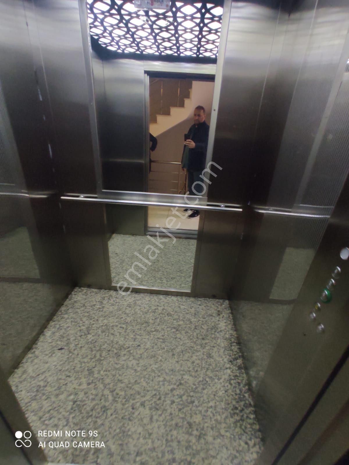 Beylikdüzü Kavaklı Merkezde Sitede 3+1 Büyük Daire Satılık - Görsel 27