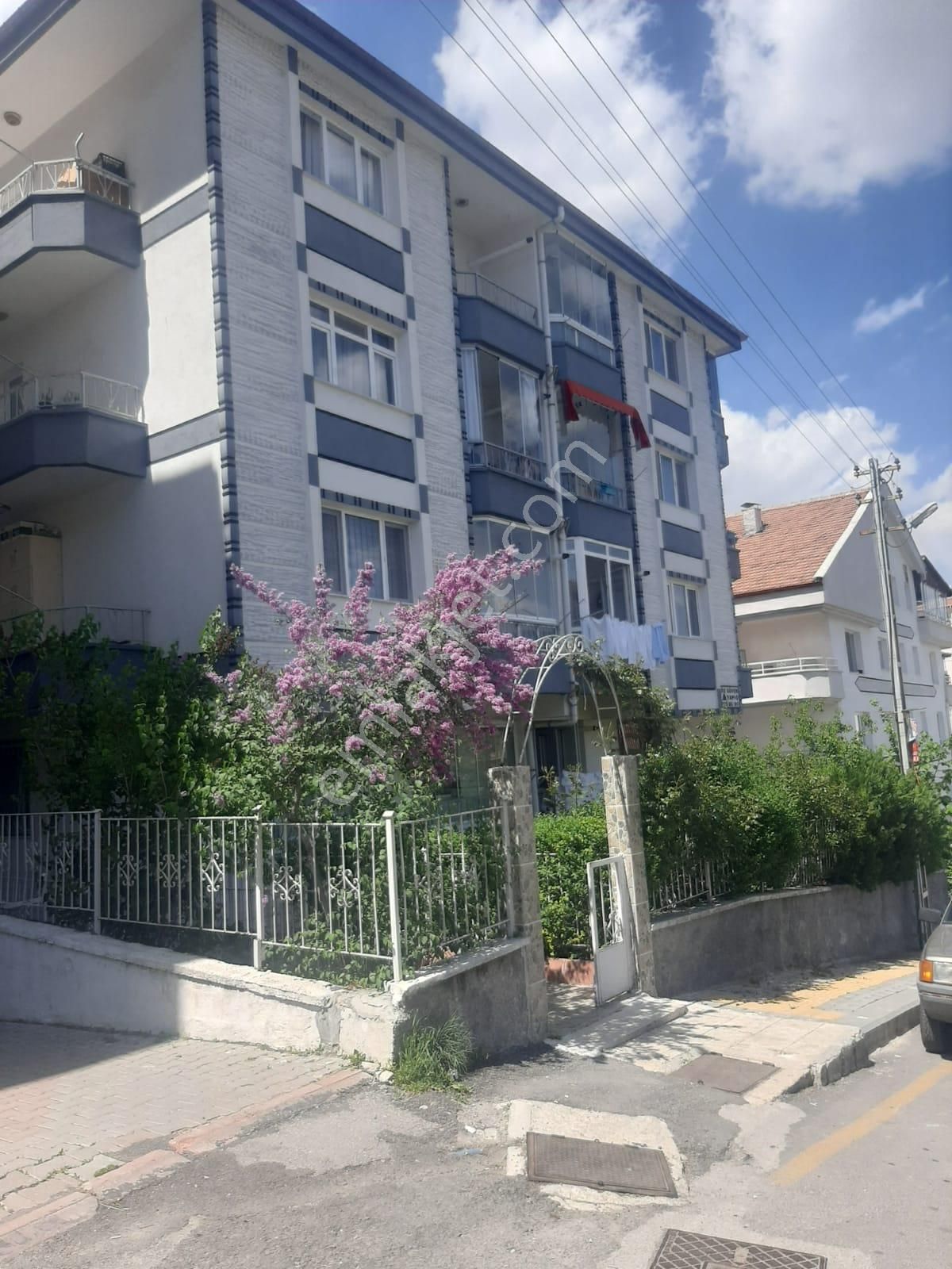 Mamak Şirintepe Satılık Daire ŞİRİNTEPE'DE 135M2 3+1 YAPILI ÇİFT BALKON YALITIMLI SALON BAĞIMSIZ OTOPARKLI KUZEYDOĞU CEPHE SATILIK