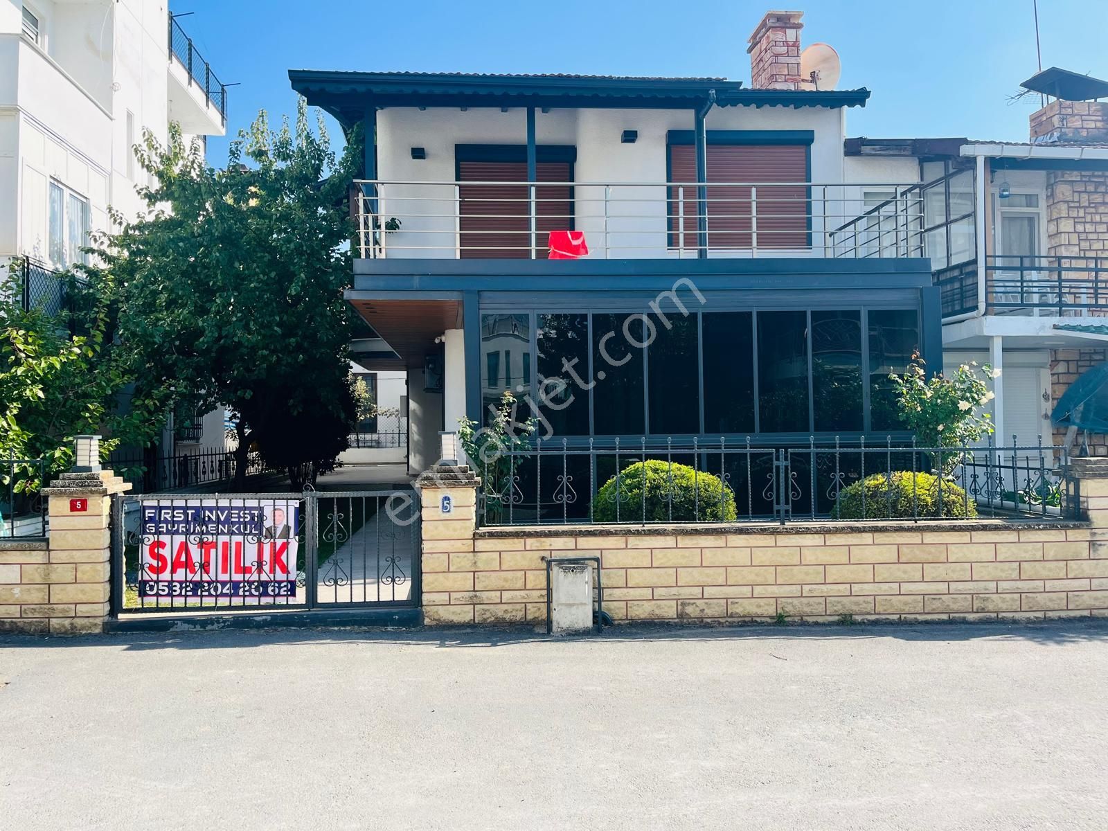 Silivri Selimpaşa Satılık Villa  Silivri Selimapaşa'da Site İçinde Denize Yakın 4+1 Villa