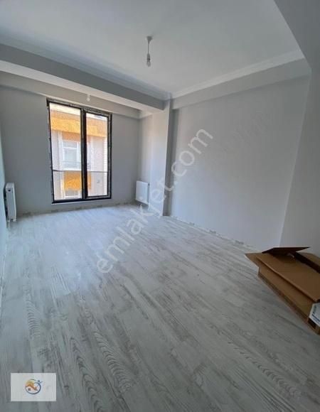 Zeytinburnu Seyitnizam Satılık Daire SEYİTNİZAMDA 2 YILLIK BİNA'DA TRAMVAY YAKIN SATILIK 2+1 DAİRE