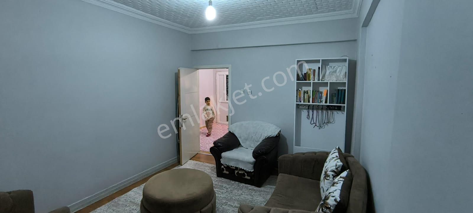 Bağlar Mevlana Halit Satılık Daire  ORYIL PETROLÜN ARKASINDA ACİL SATILIK 3+1 DAİRE