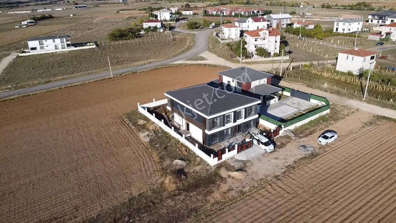 Kırklareli Merkez Kavaklı Bld. (Turist) Satılık Villa  KIRKLARELİ MERKEZ KAVAKLI BELDESİ SATILIK 3+1 SIFIR LÜKS VİİLA