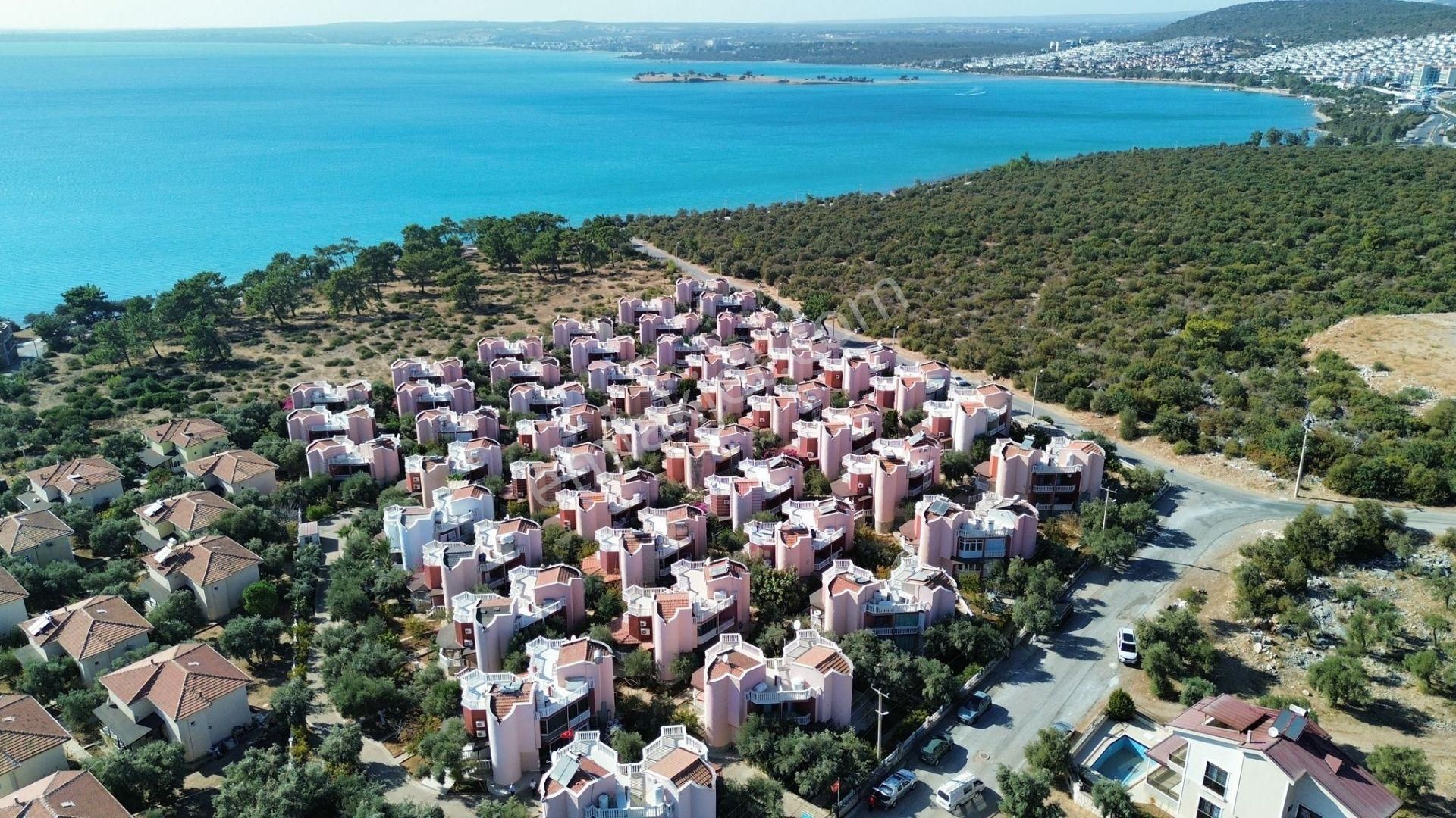 Didim Akbük Satılık Villa  REMAX ZÜMRÜT'TEN MERKEZİ KONUMDA DENİZE 300 METRE MESEFELİ VİLLA