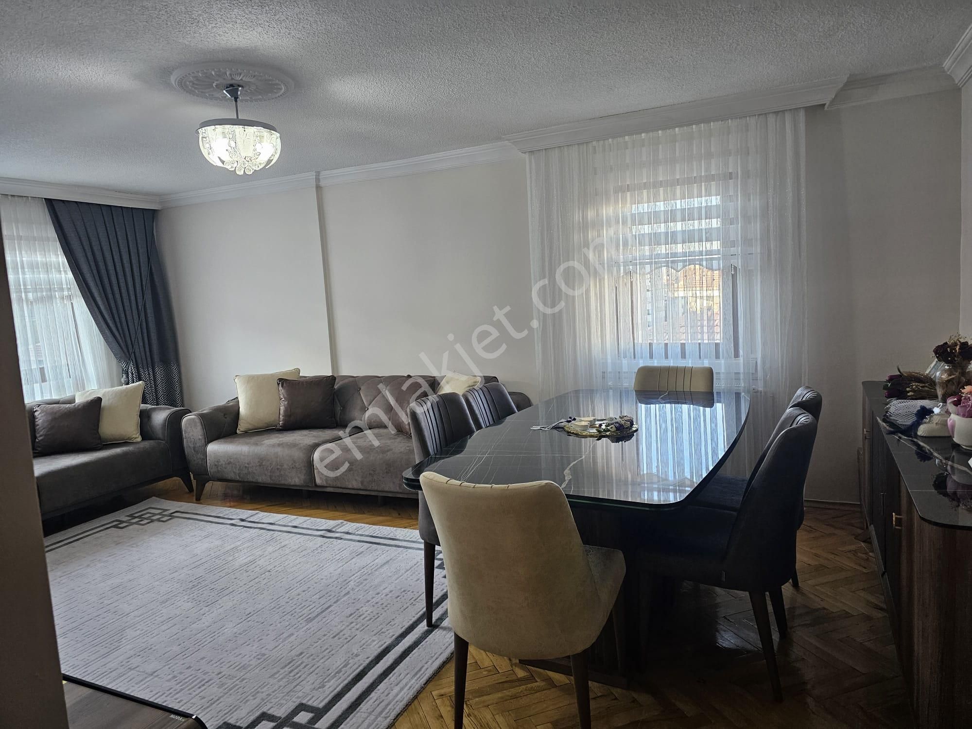 Çankaya Huzur Satılık Daire  HUZUR MAH. 1112 CADDE ÜZERİNDE ACİL SATILIK 3+1 DAİRE