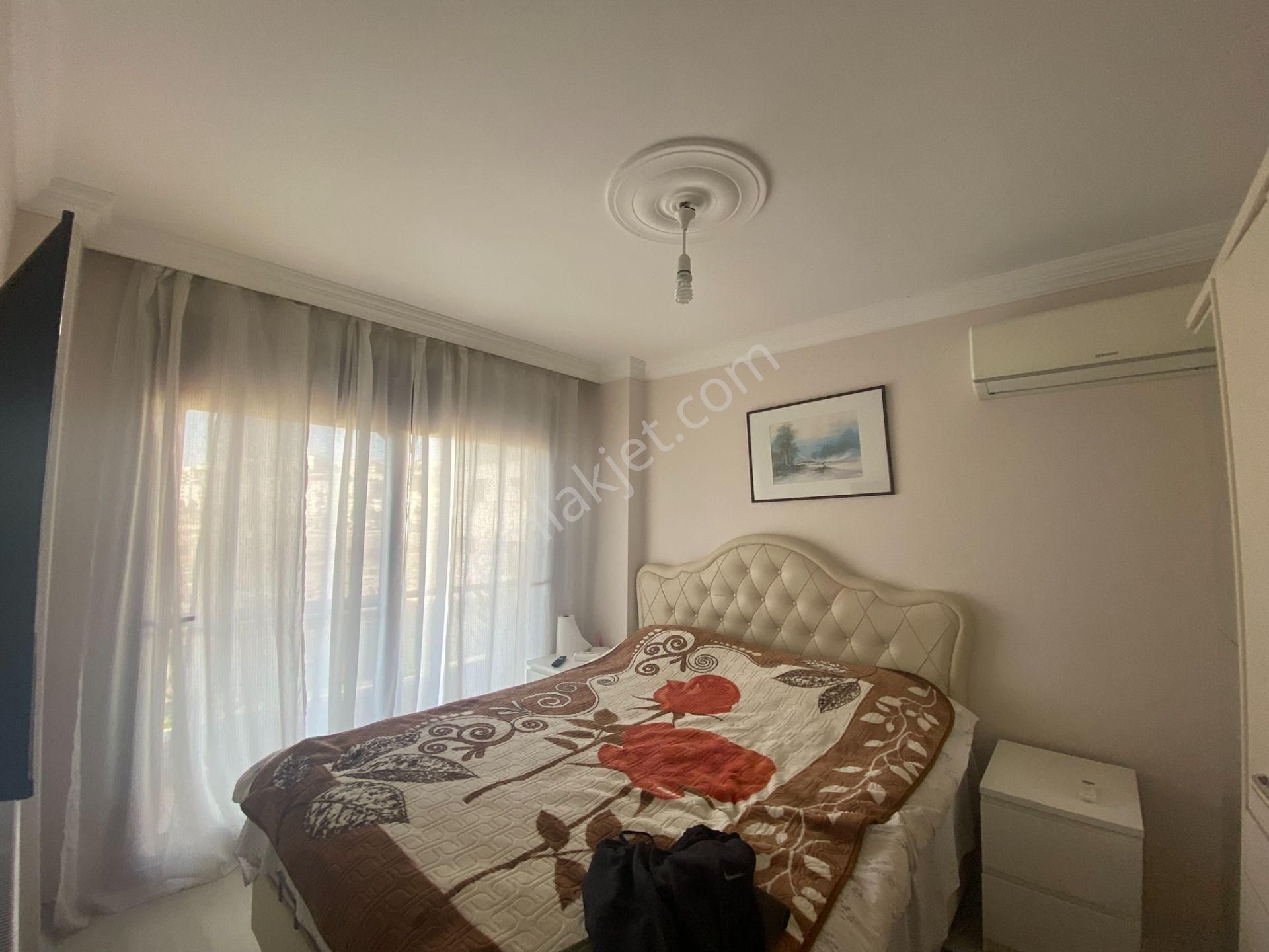 Dikili Güven Emlak’tan Gazipaşa’da Satılık 4+1 Tripleks Villa - Görsel 21