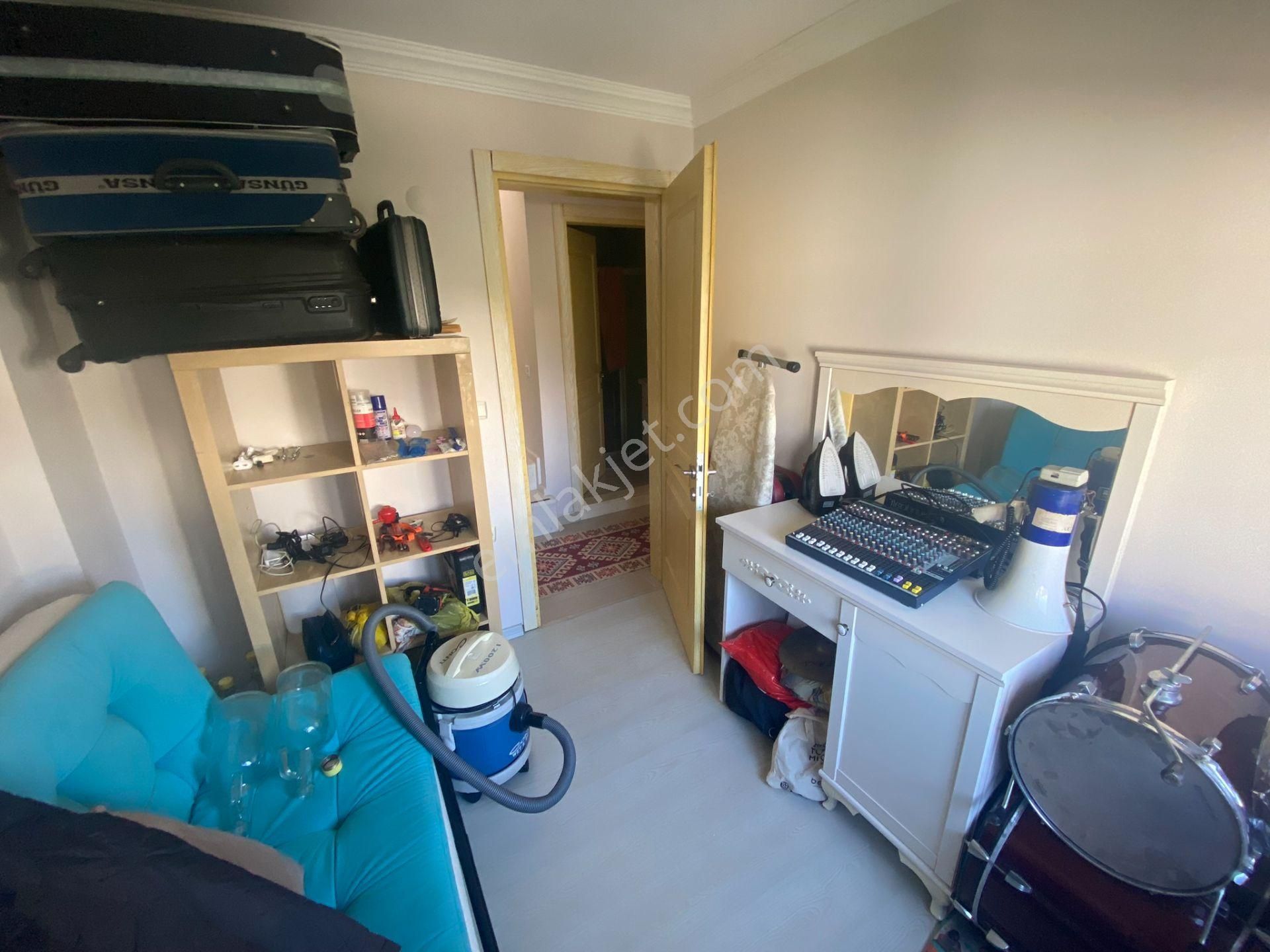 Dikili Güven Emlak’tan Gazipaşa’da Satılık 4+1 Tripleks Villa - Görsel 19