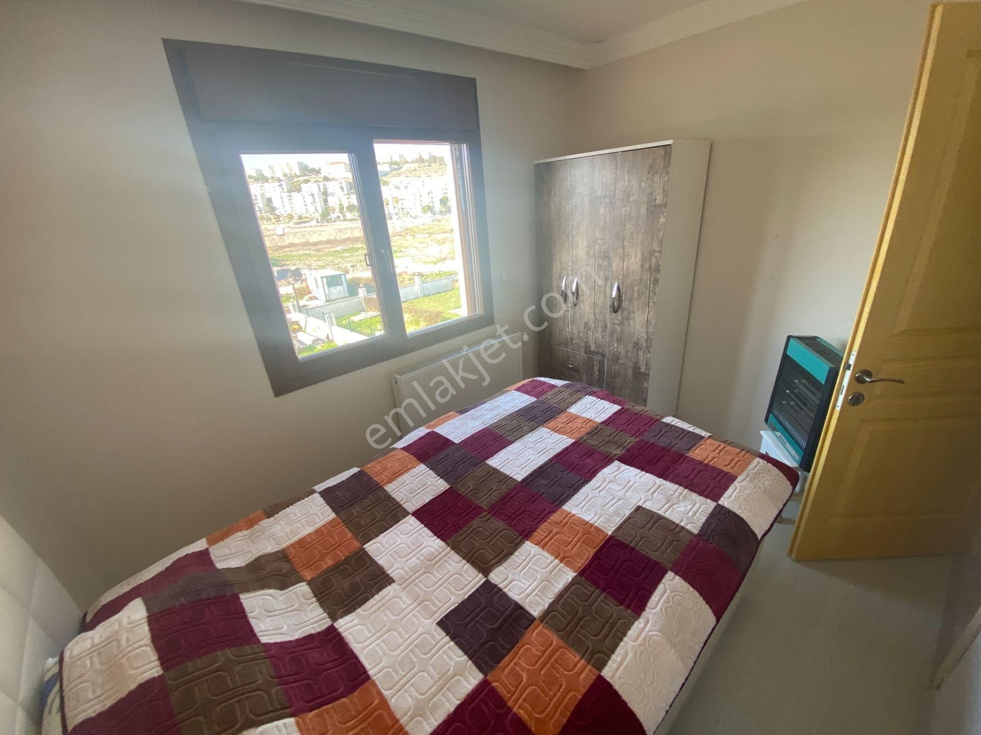 Dikili Güven Emlak’tan Gazipaşa’da Satılık 4+1 Tripleks Villa - Görsel 25