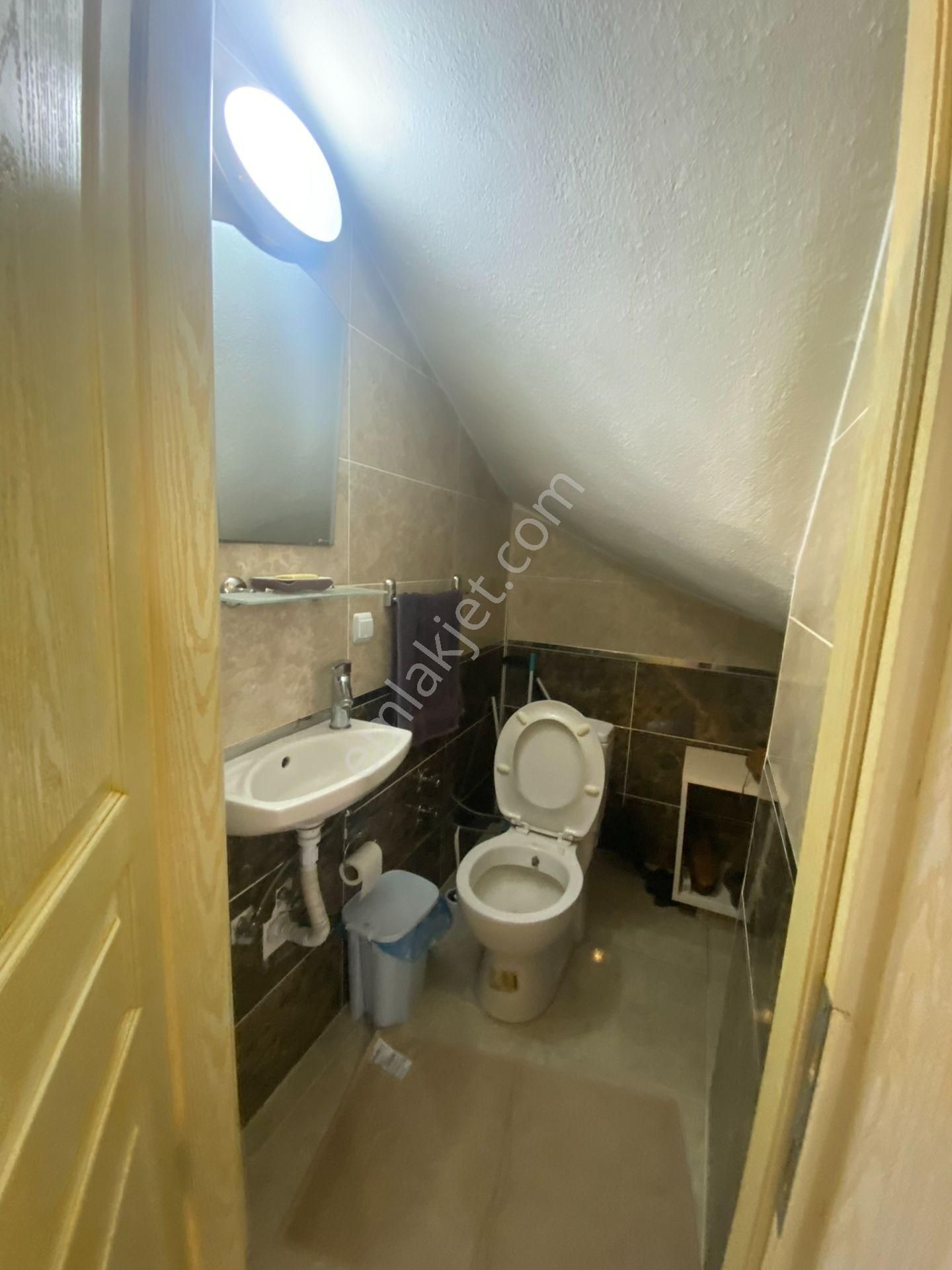 Dikili Güven Emlak’tan Gazipaşa’da Satılık 4+1 Tripleks Villa - Görsel 16