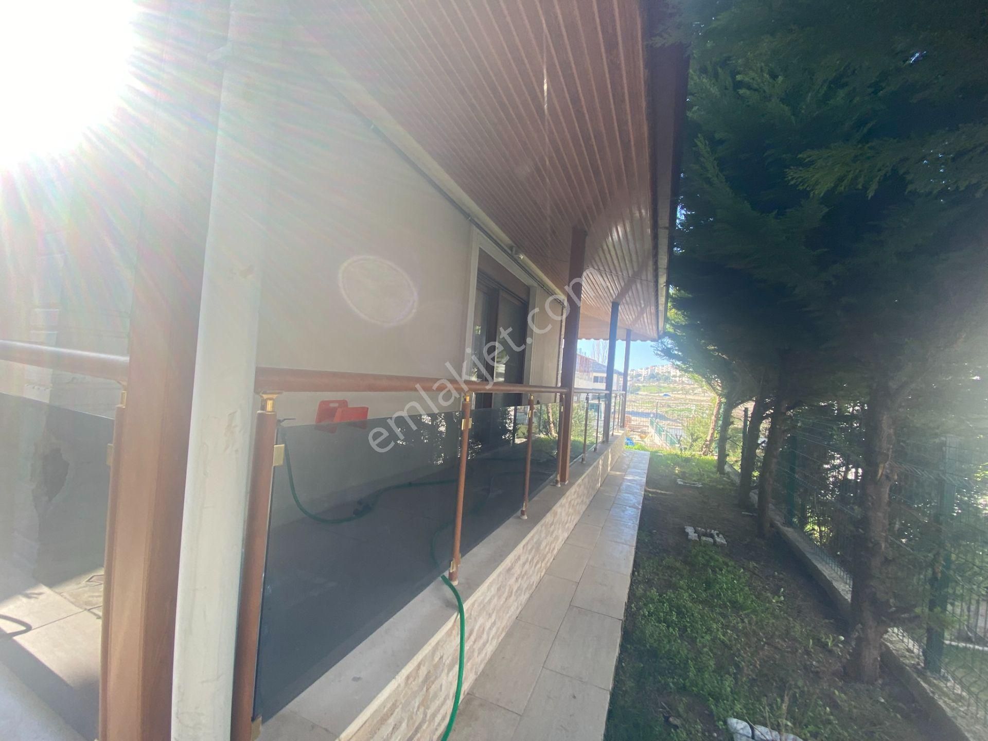 Dikili Güven Emlak’tan Gazipaşa’da Satılık 4+1 Tripleks Villa - Görsel 3