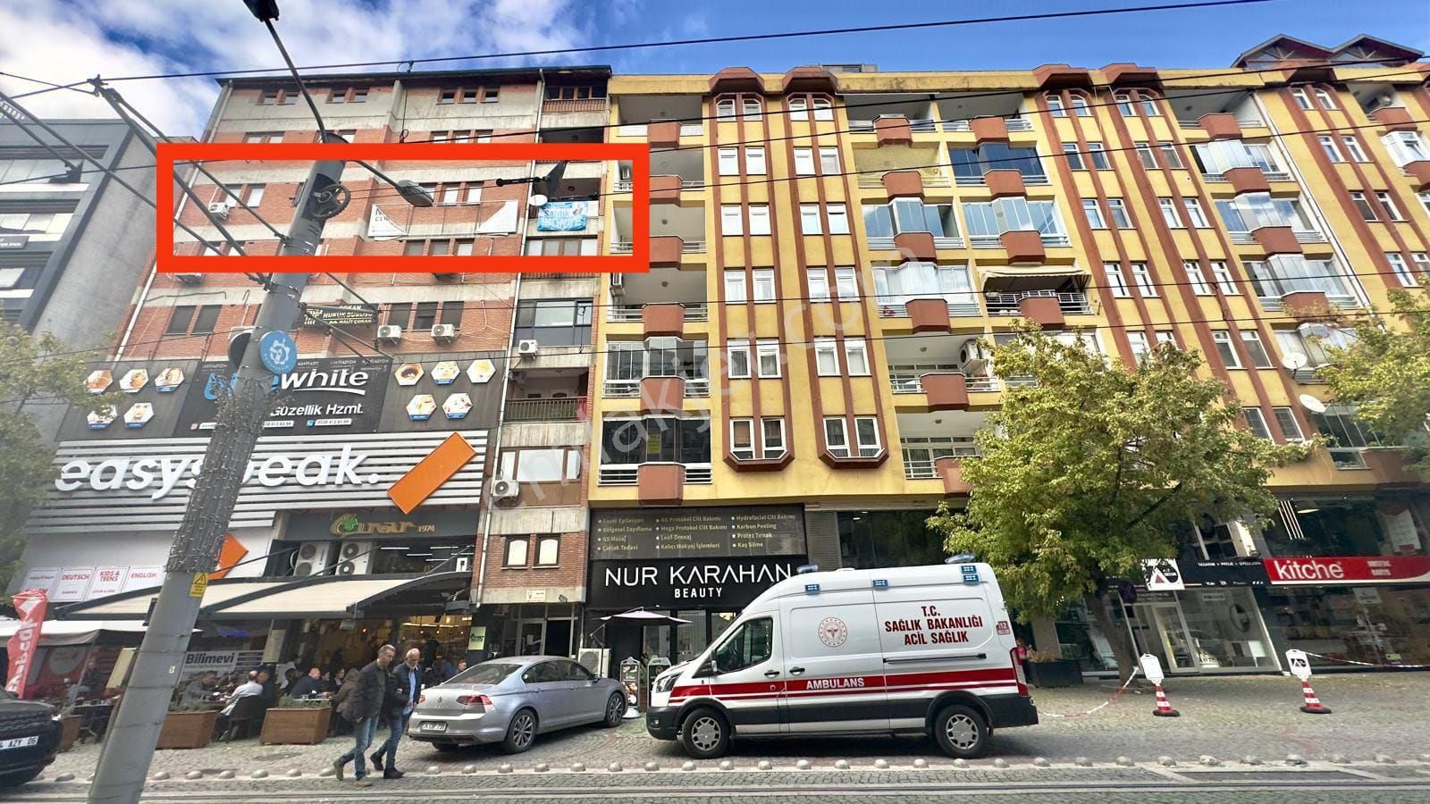 İzmit Ömerağa Satılık Daire  İZMİT MERKEZDE ASANSÖRLÜ 5+1 DAİRE