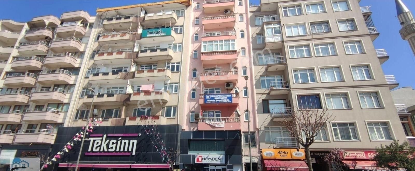 Balıkesir Bandırma Satılık Apartman Dairesi BANDIRMA ATATÜRK CADDESİ ÜZERİNDE 300 M2 SATILIK İŞYERİ