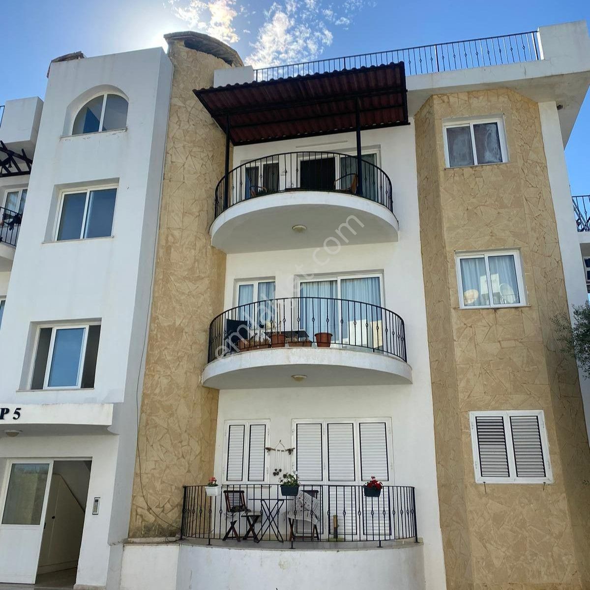 Girne Alsancak Köyü Satılık Daire  GİRNE ALSANCAK'TA DENİZ MANZARALI TEK YETKİLİ SATILIK 3+1 DAİRE !!