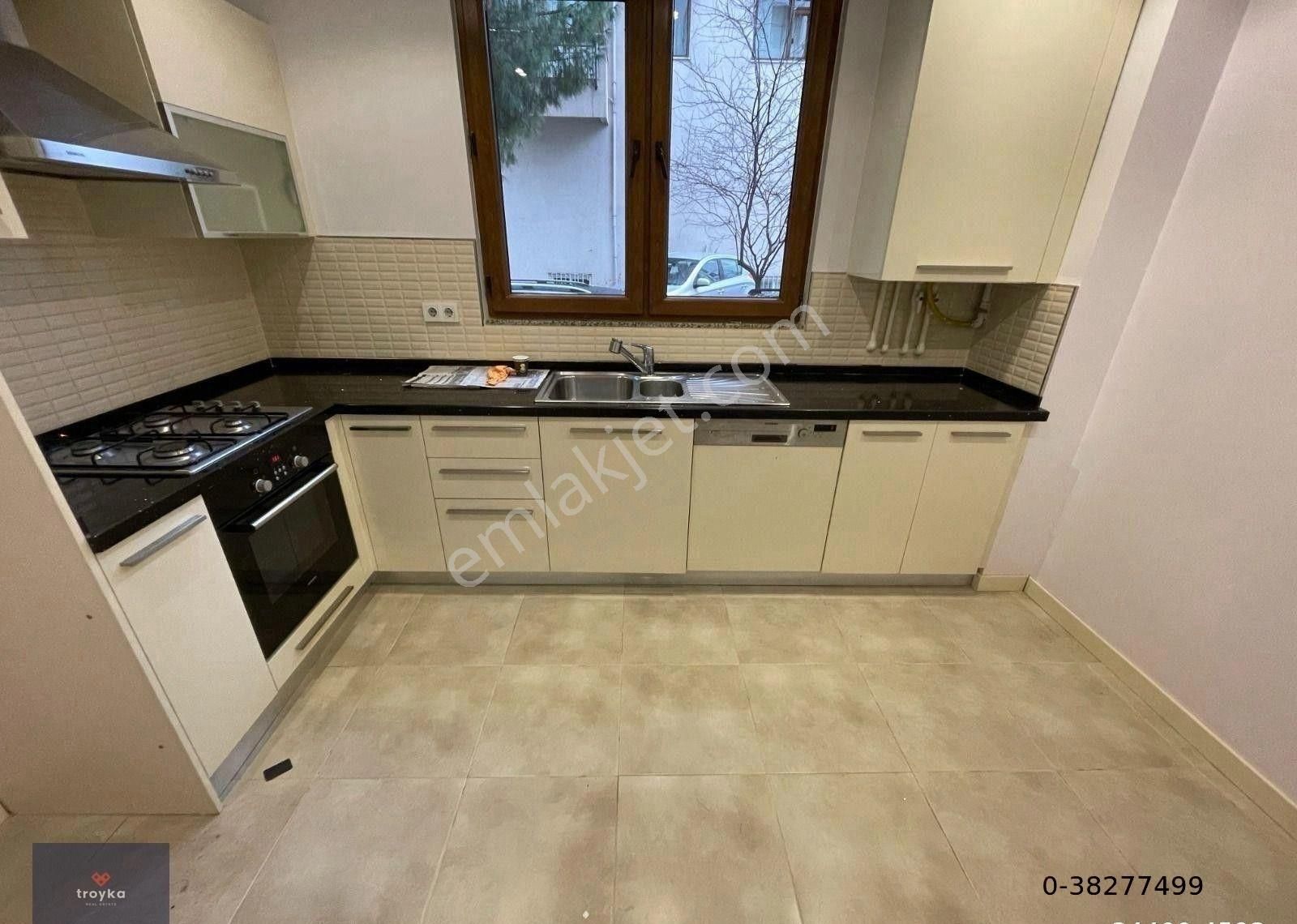 Kadıköy Suadiye Satılık Daire KADIKÖY SUADİYE BAĞDAT CADDESİNE YAKIN BALKONLU 3+1 SATILIK DAİRE TROYKA'DAN