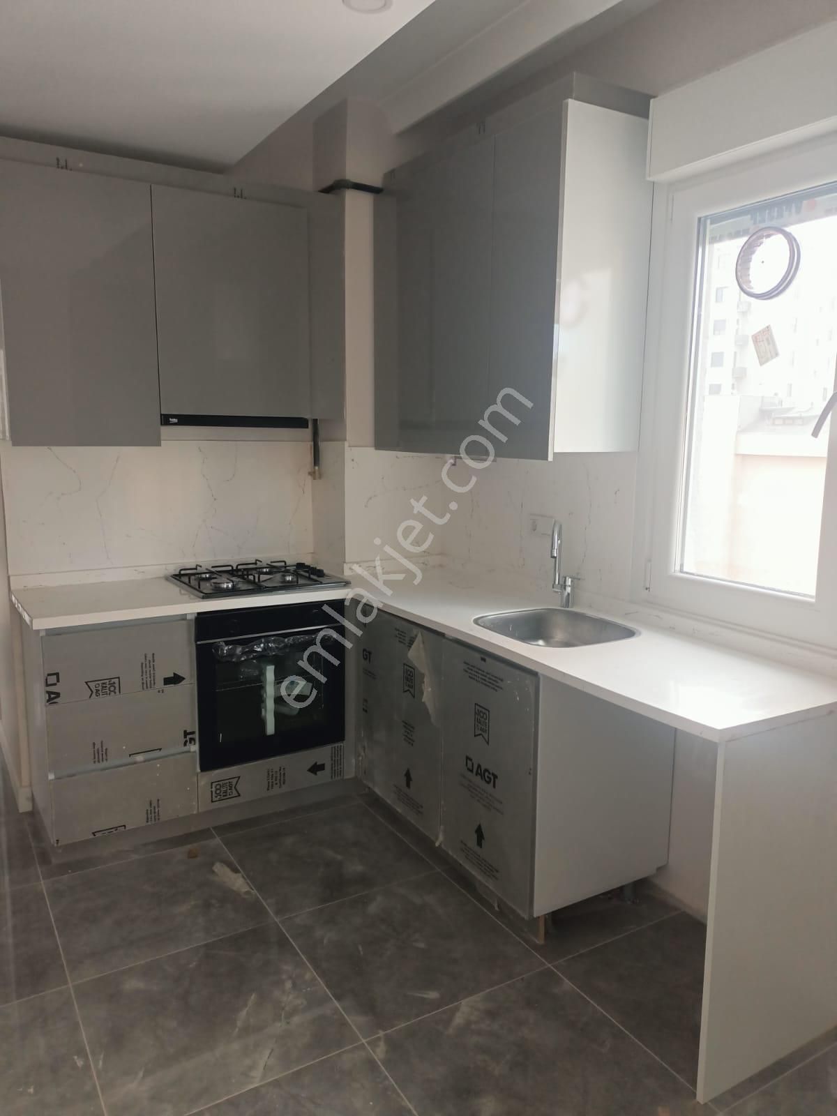 Kadıköy Erenköy Kiralık Daire  ꧁UZMAN'DAN꧂Erenköy'de Sıfır Bina'da 2+1 Arakat