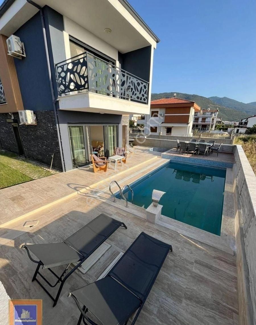 Kuşadası Güzelçamlı Satılık Villa Sahile 850m mesafede müstakil havuzlu villa 3+1