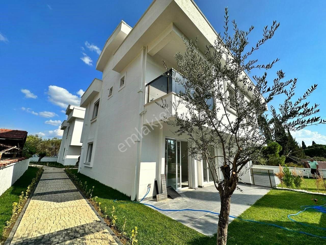 Edremit Güre Satılık Villa  UYTUN'DAN GÜREDE ÇİFT TERAS BAHÇE KULLANIMLI 5+1 İKİZ VİLLA