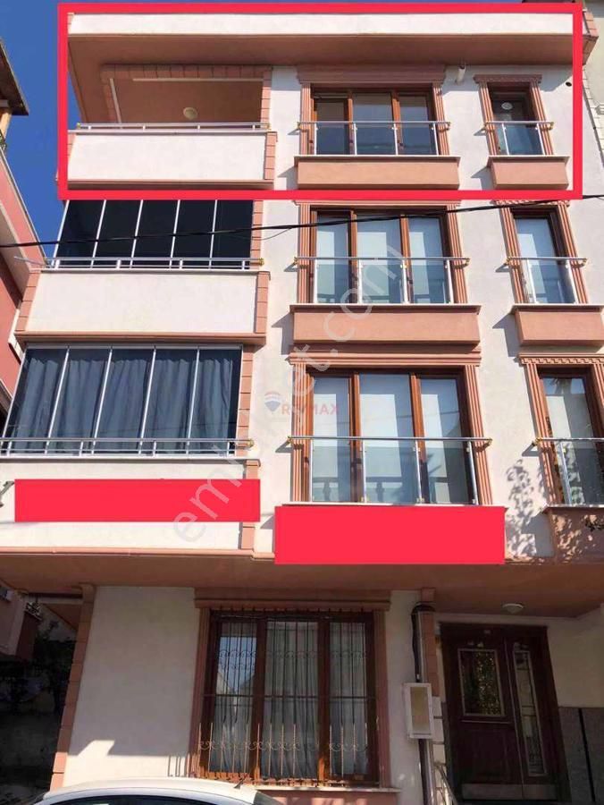 Çekmeköy Mehmet Akif Satılık Daire İstanbul Çekmeköy mehmet Akif satılık 2+1 çatı arası odası olan daire