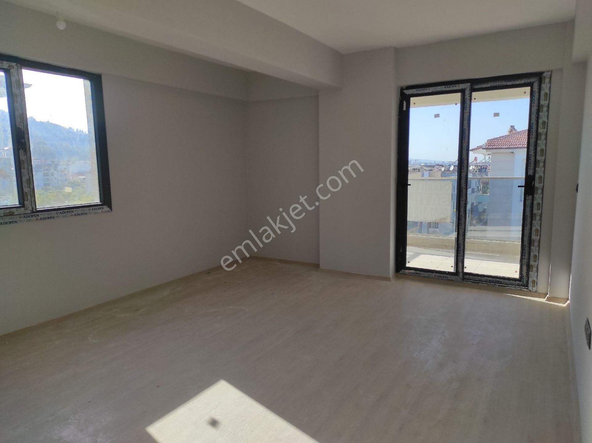 Salihli Şehitler Satılık Daire  SALİHLİ LUNA AVM CİVARINDA SATILIK DAİRE