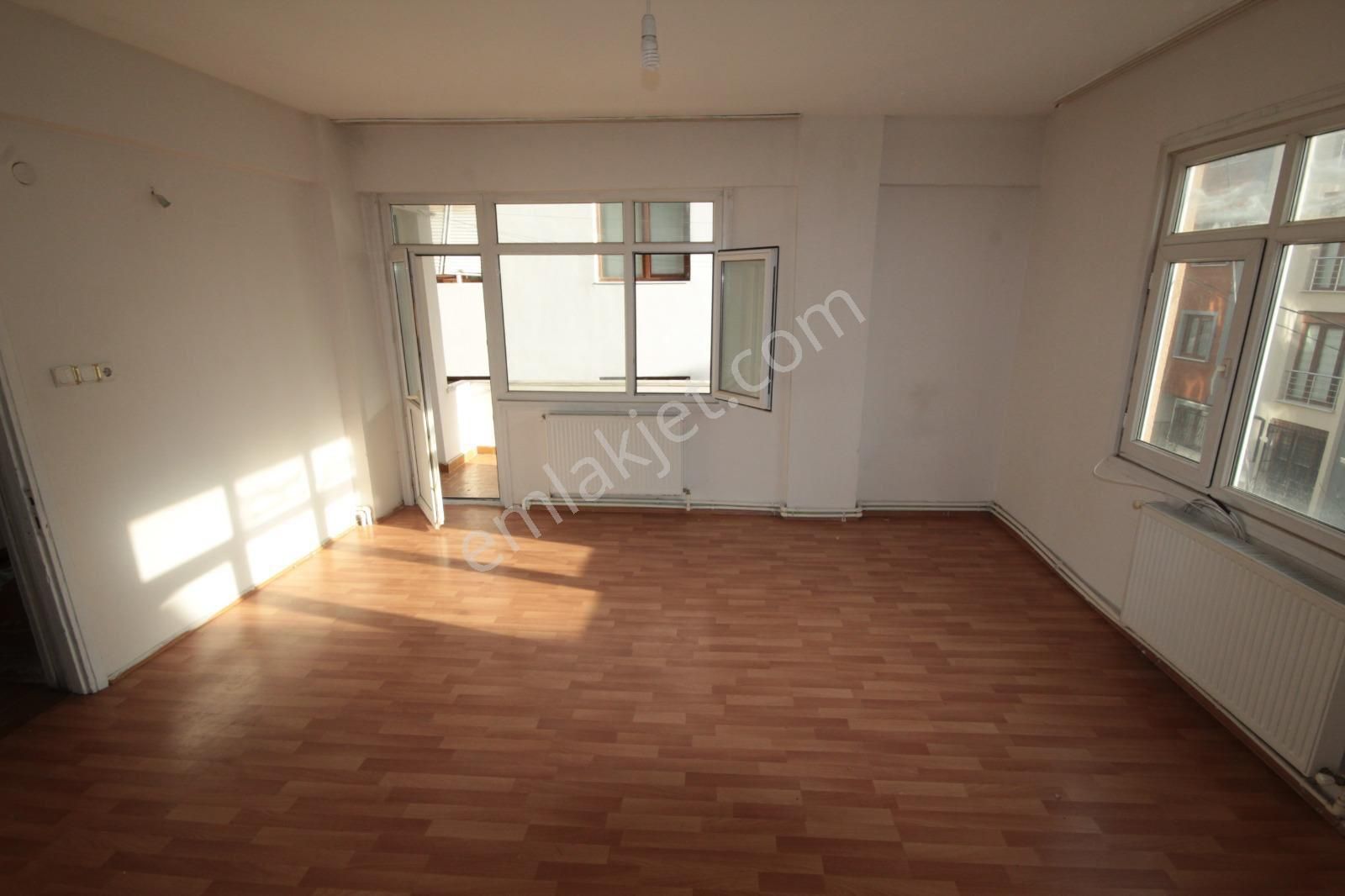 Tuzla Yayla Kiralık Daire TUZLA YAYLADA TERSANELERE YAKIN BEKARA UYGUN 3+1 KİRALIK DAİRE