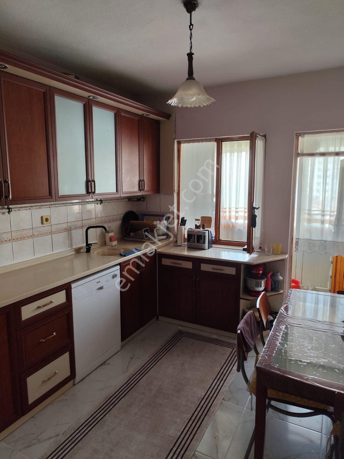 Selçuklu Kosova Satılık Daire  KOSOVA MAHALLESİNDE 3+1 135 M2 DAİRE