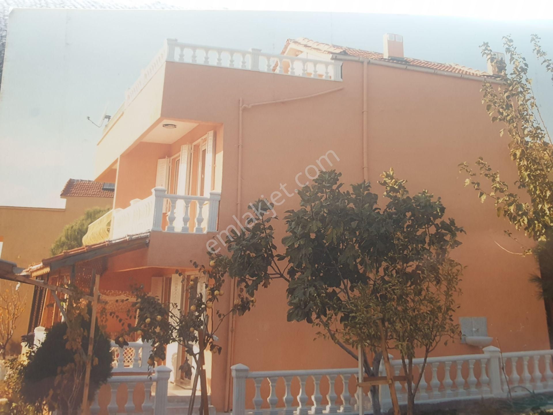 Bergama Zeytindağ Satılık Villa Sahibinden satılık tripleks 3 katlı villa 