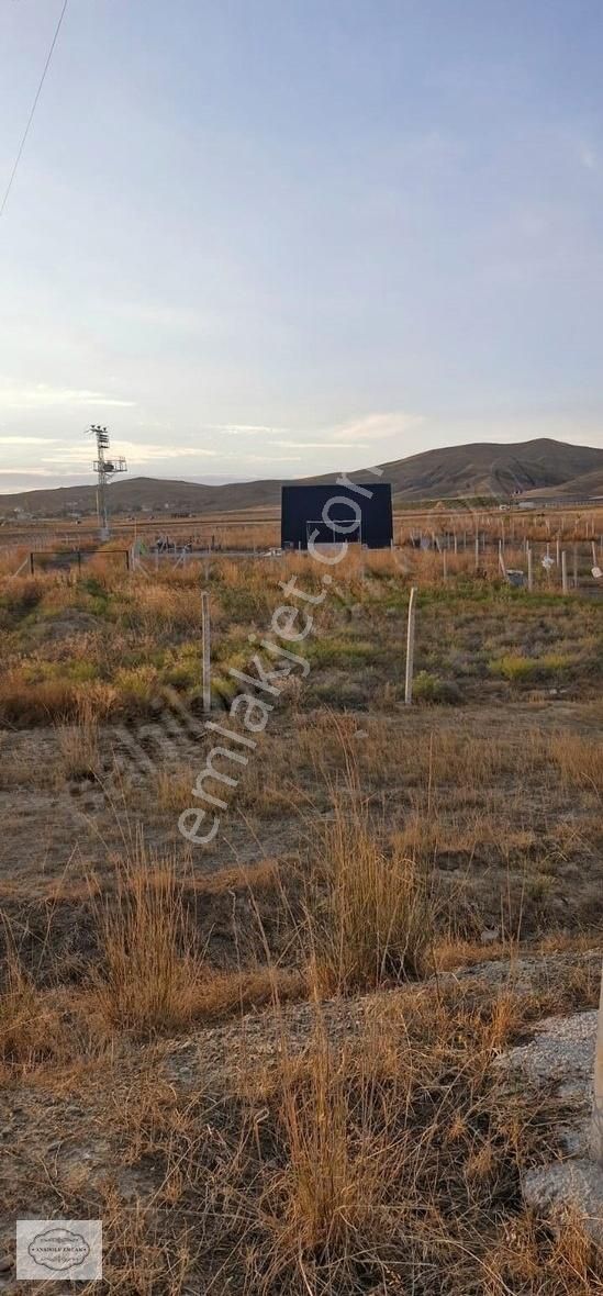 Gölbaşı Bağiçi Satılık Tarla ANADOLU'DAN GÖLBAŞI BAĞİÇİ MAH.SİNDE 11 DNM HOBİ BAHÇESİNEDE UYG