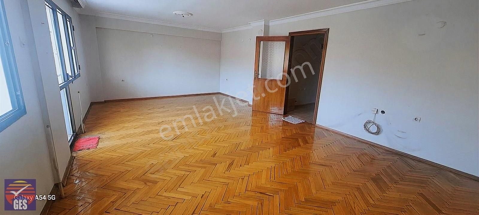 Karşıyaka Bahariye Kiralık Daire Karşıyaka Müjgan Barutçu Sokak 3+1 150m2 Asansör Otopark