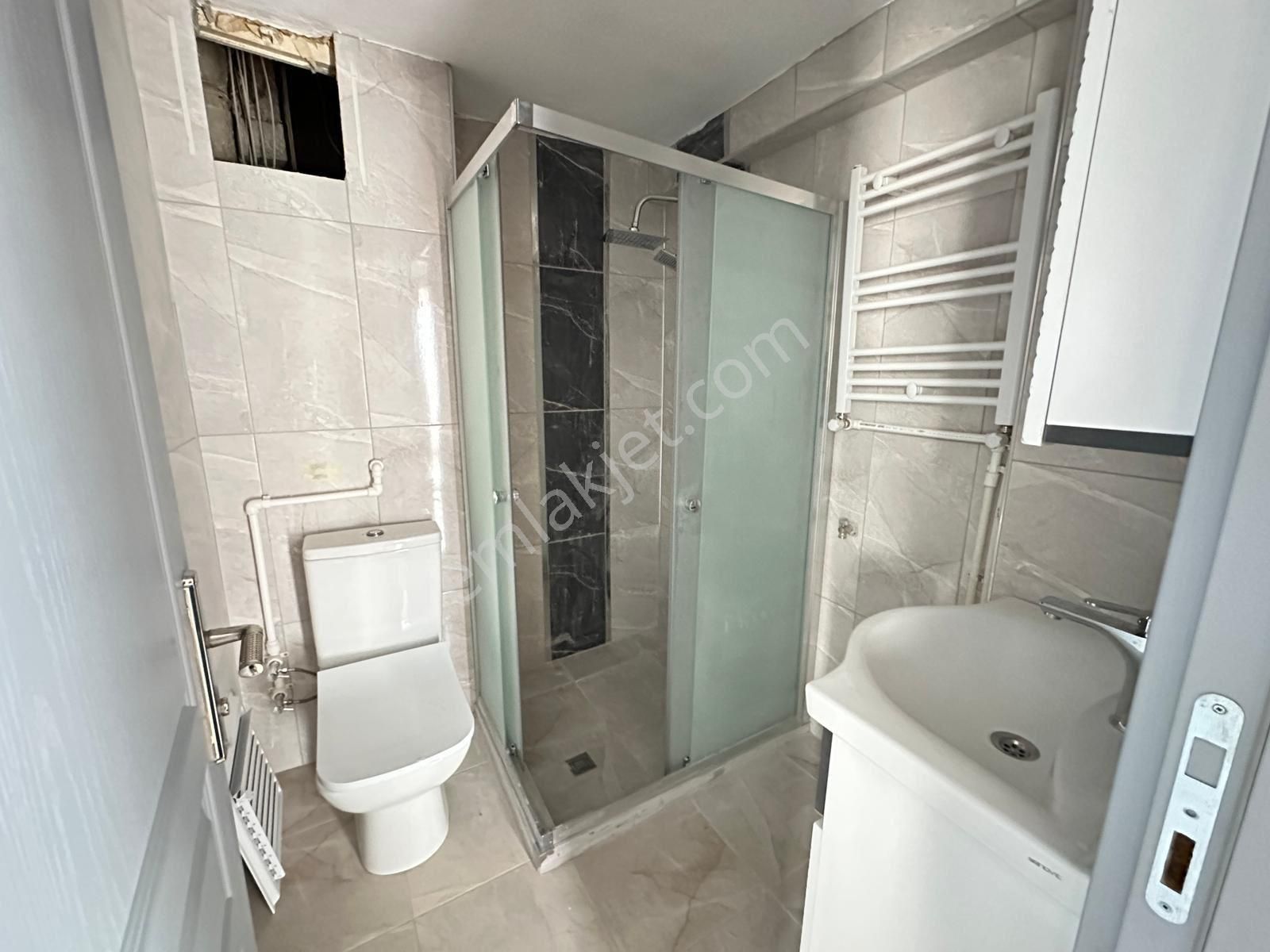 Ankara Pursaklar Ayyıldız Mahallesi Göçmen Evlerinde Kiralık Daire - Görsel 7