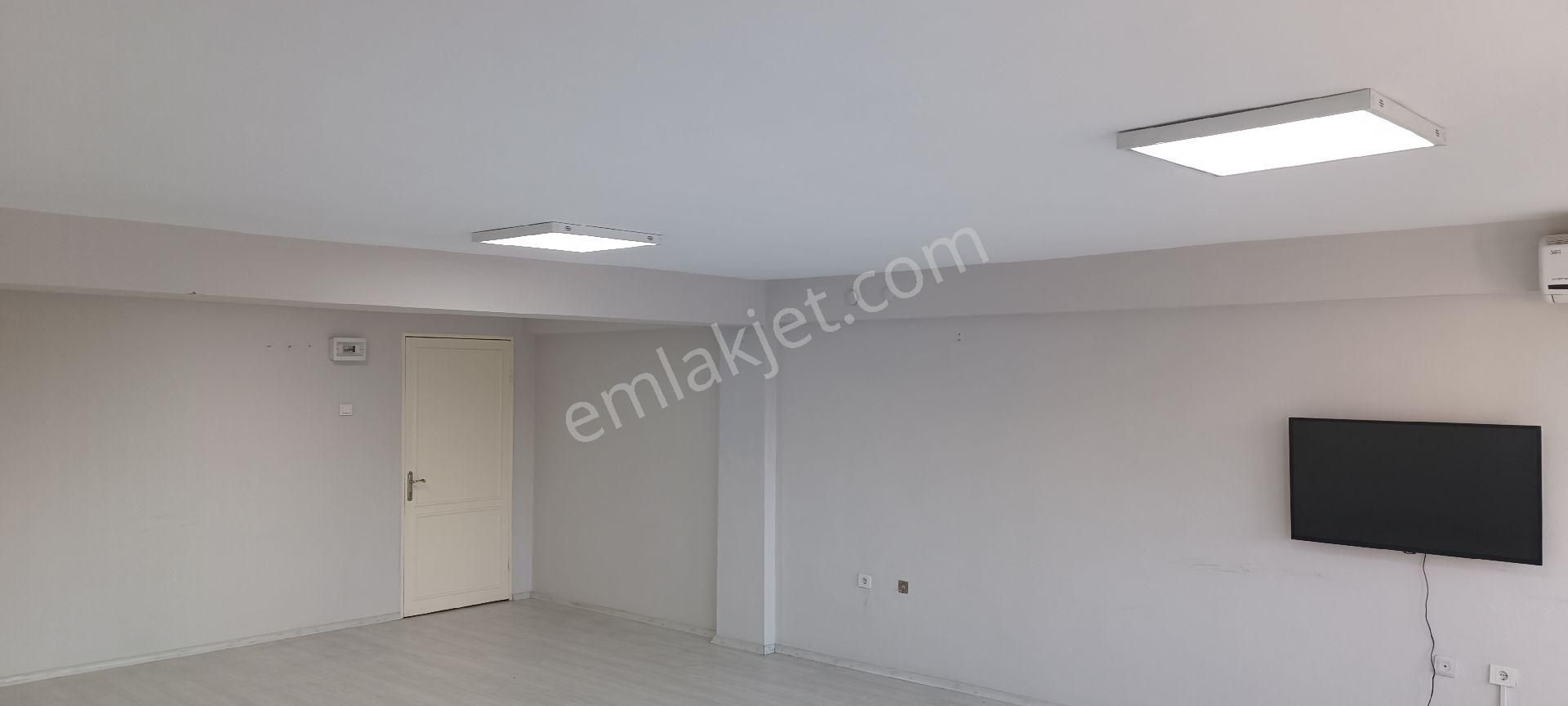 Konak Yenigün Kiralık Dükkan & Mağaza SAHİBİNDEN CADDE CEPHELİ MANZARALI OFİS