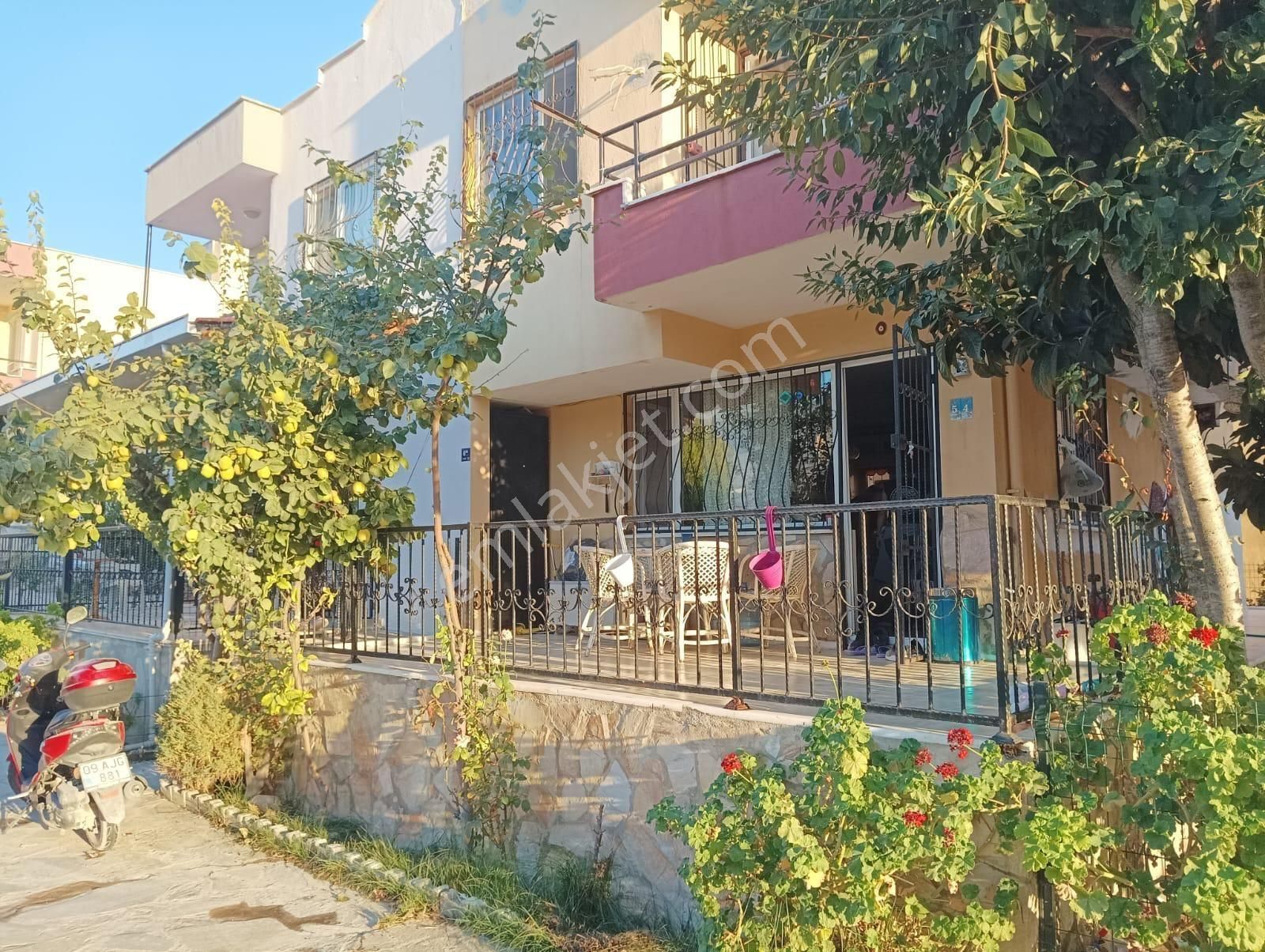 Kuşadası Bayraklıdede Kiralık Villa  SİTE İÇERİSİNDE 3+1 EŞYALI KİRALIK VİLLA 