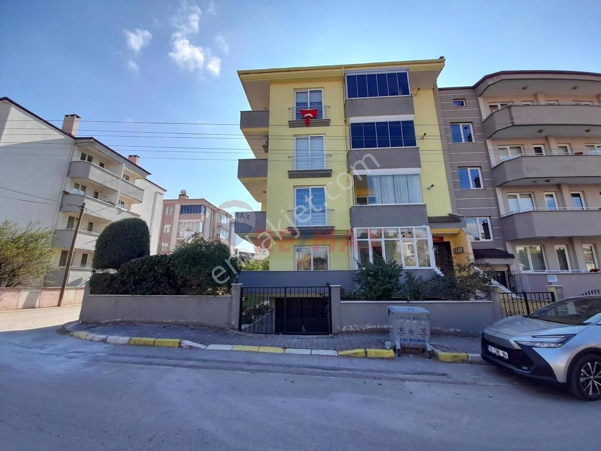 Altıeylül Bahçelievler Kiralık Daire REMAX İNCİ'DEN B.EVLER DİŞ. HAS. ARKASI KİRALIK 3+1 DAİRE