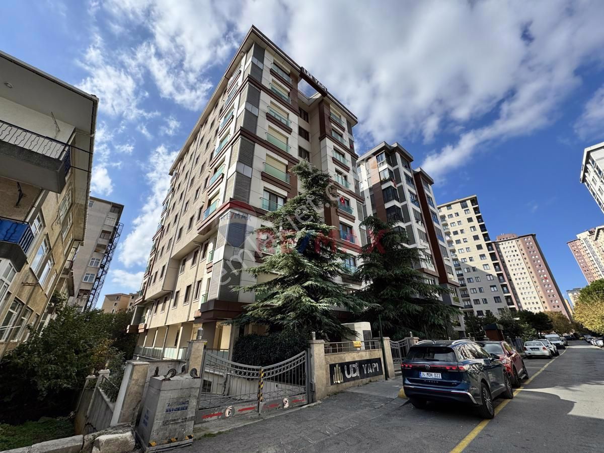 Kadıköy Kozyatağı Satılık Daire KADİKÖY KOZYATAĞI KOZZY AVM'YE KOMŞU KULLANIŞLI ARAKAT  3+1 SATILIK DAİRE