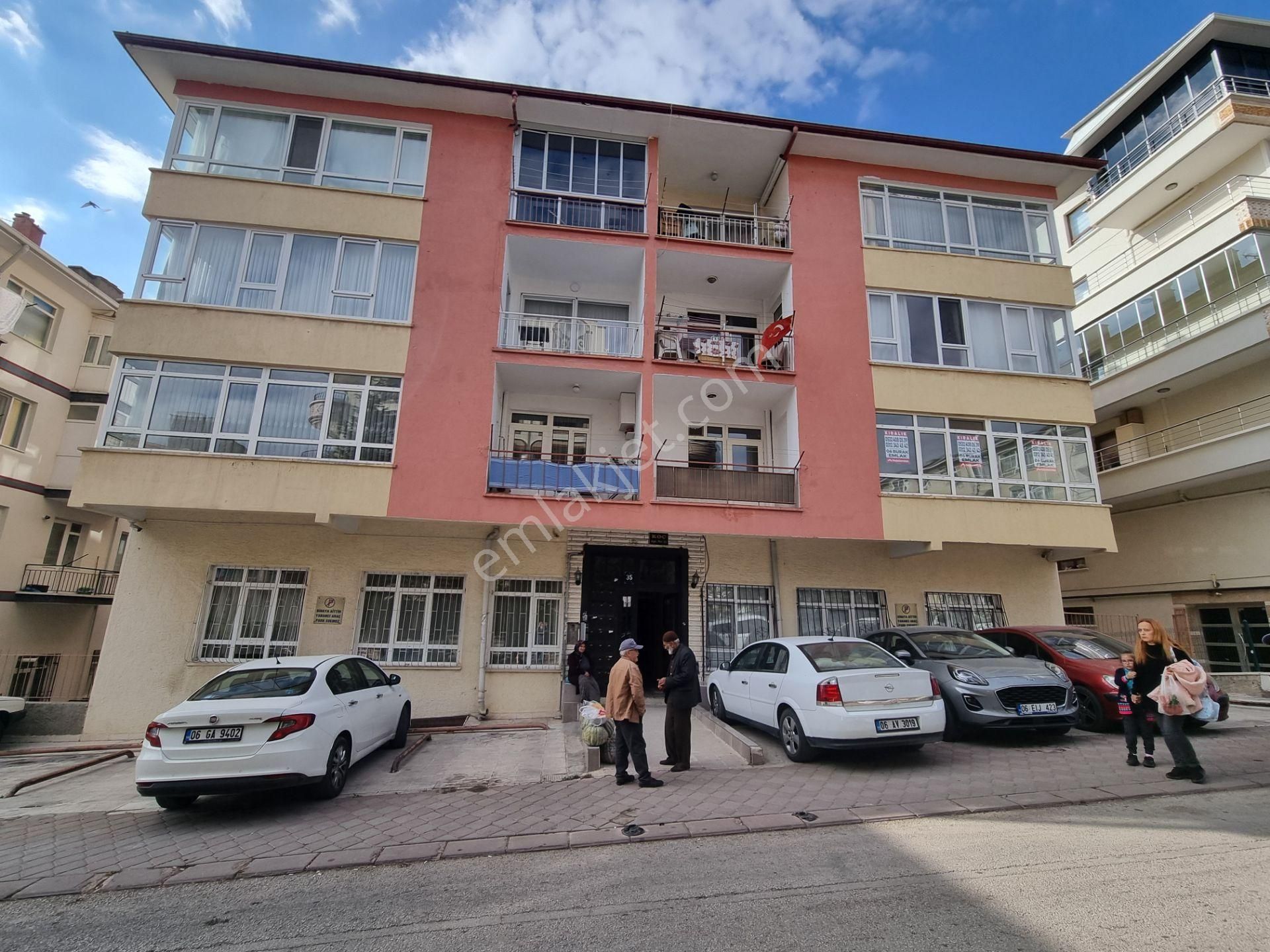 Keçiören Etlik Kiralık Daire  KUYU YAZISI CADDESİNE 5.BİNA MESAFEDE 3+1 ARA KAT KOMBİLİ YAPILI ÖN CEPHE