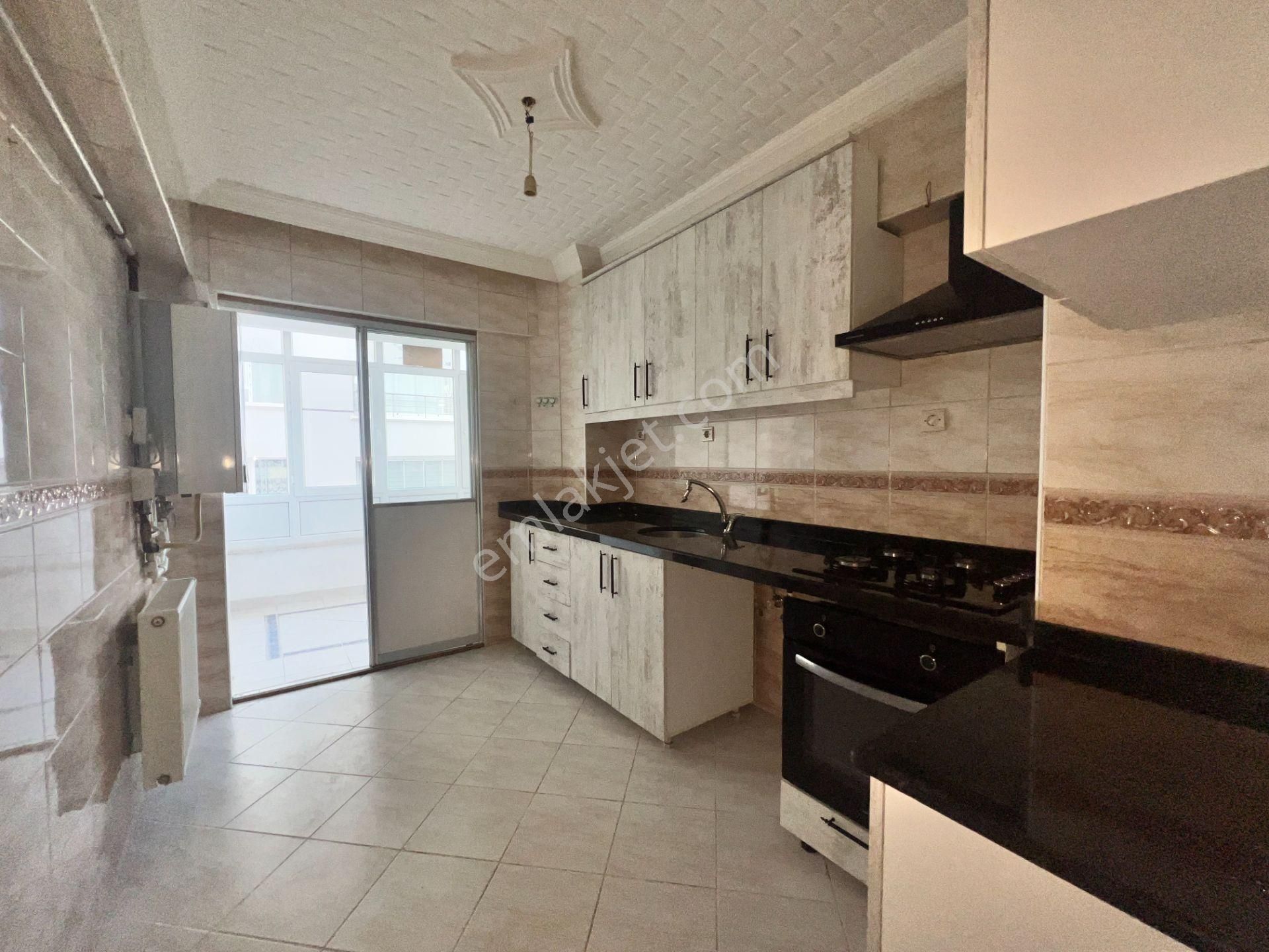 Pursaklar Yunus Emre Satılık Daire  UFUK KILIÇ EMLAK'TAN 120M2 3+1 ÇİFT BALKONLU KİLERLİ FIRSAT DAİRE