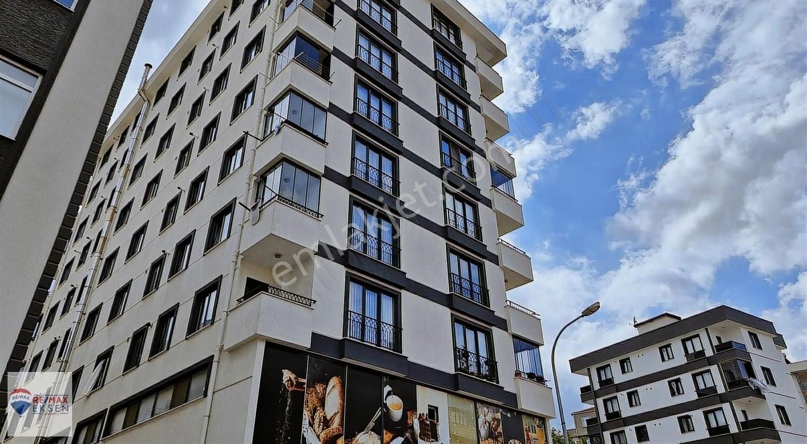 Çekmeköy Cumhuriyet Kiralık Daire ÇEKMEKÖY CUMHURİYET MAHALLESİ AÇIK OTOPARKLI KİRALIK 2+1 DAİRE