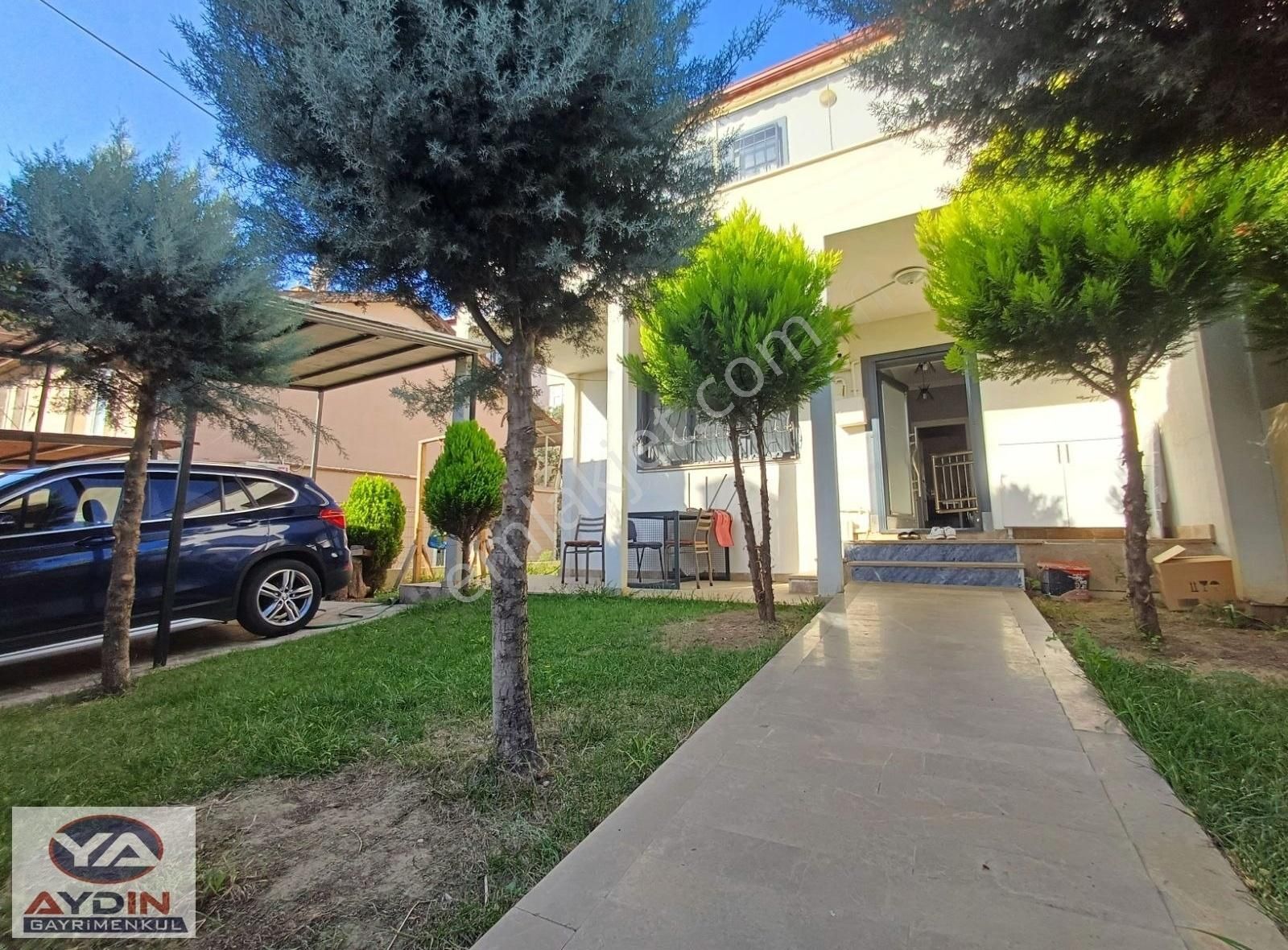 Darıca Bağlarbaşı Satılık Villa DARICA BAĞLARBAŞINDA 200 M2 ÜZERİNDE 160 M2 3+1 BAHÇELİ VİLLA