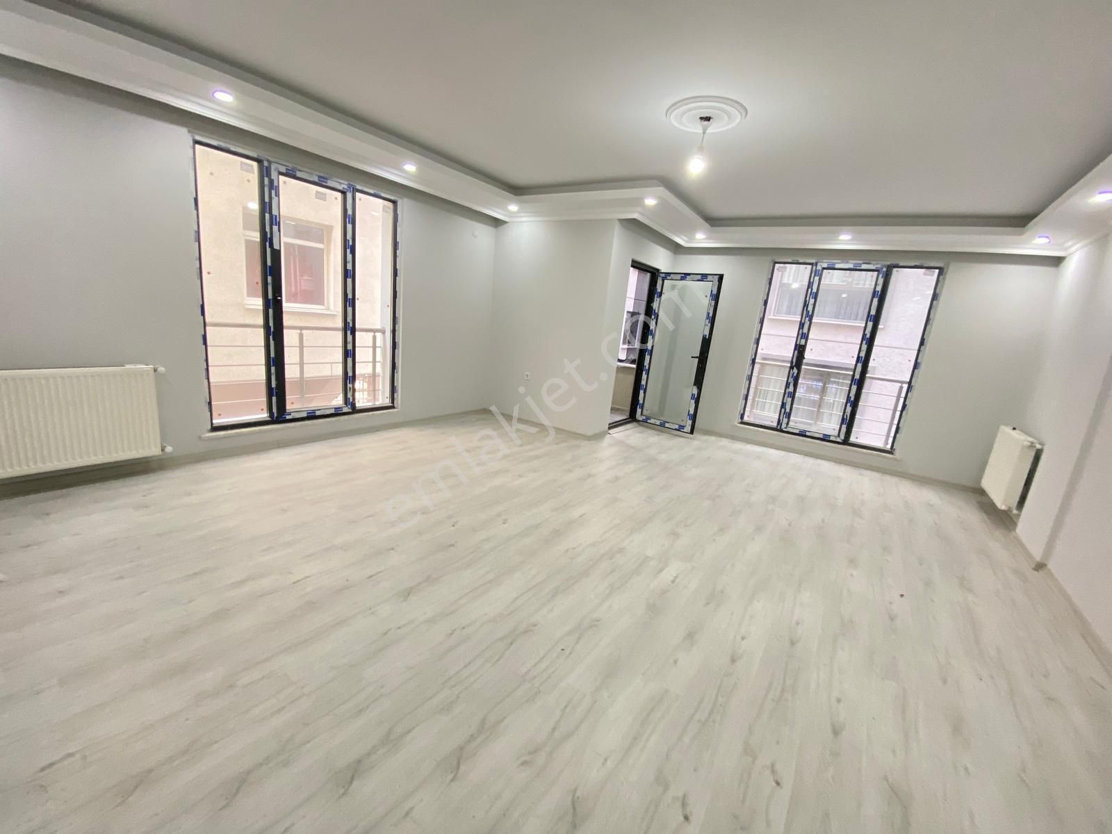 Küçükçekmece Cennet Satılık Daire  LOFT'tan CENNET MH. 3+1 SIFIR E5'E YAKIN ASANSÖRLÜ 120m2 DAİRE