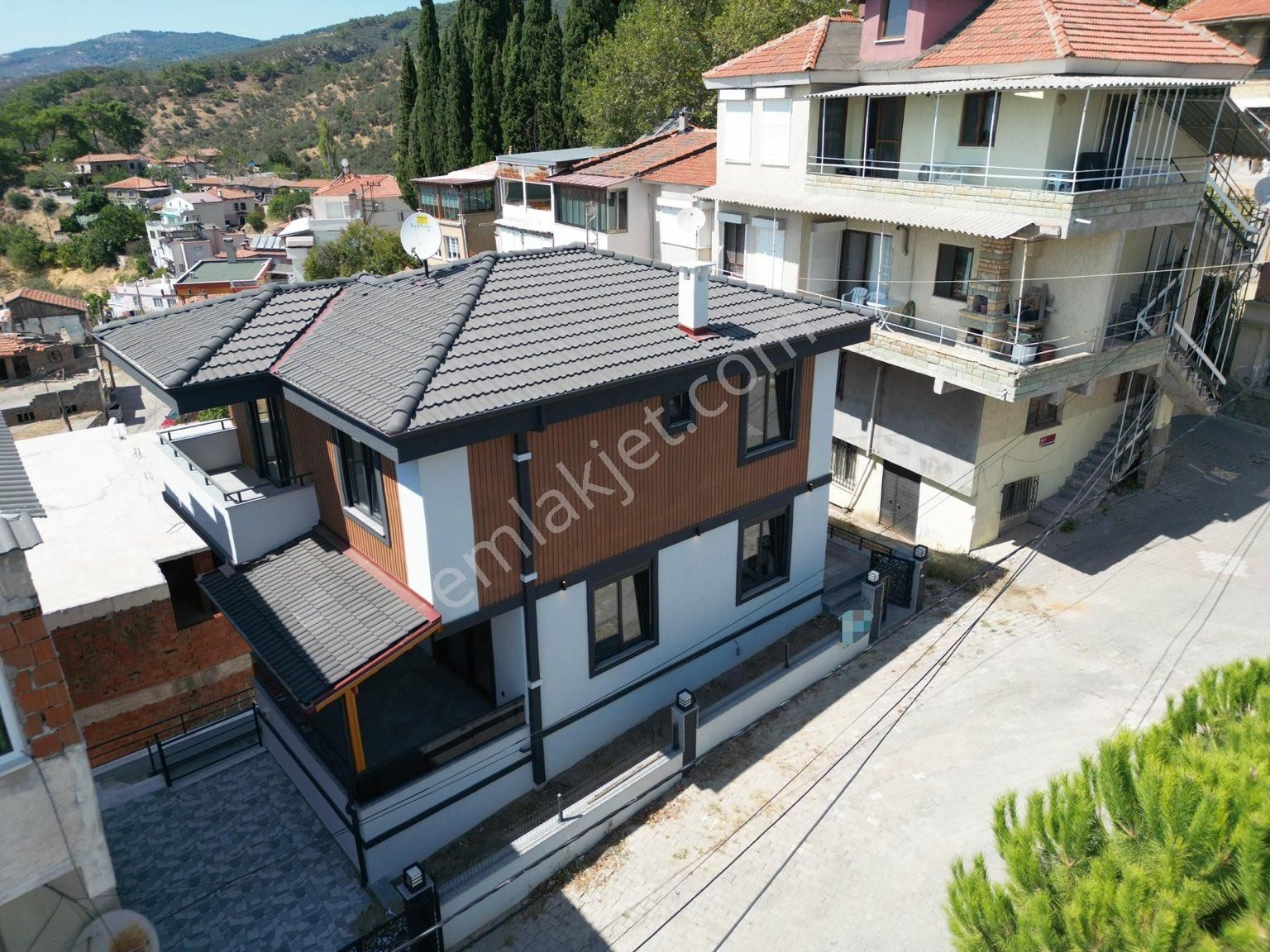 Edremit Narlı Satılık Villa KÖŞK EMLAK'TAN NARLI'DA TAM MÜSTAKİL 5+2 FIRSAT VİLLA