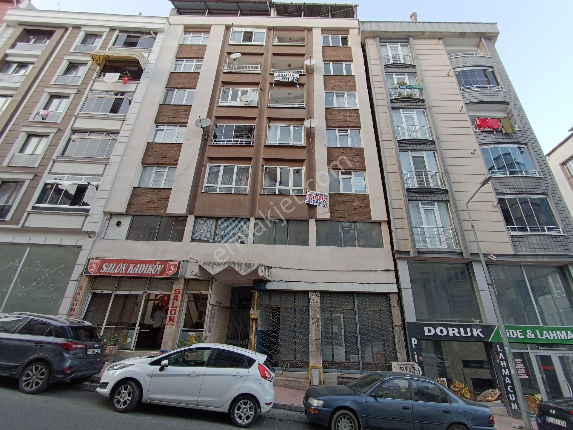 İlkadım Kadıköy Satılık Daire İLKADIM KADIKÖY MAHALLESİNDE SATILIK DAİRE 