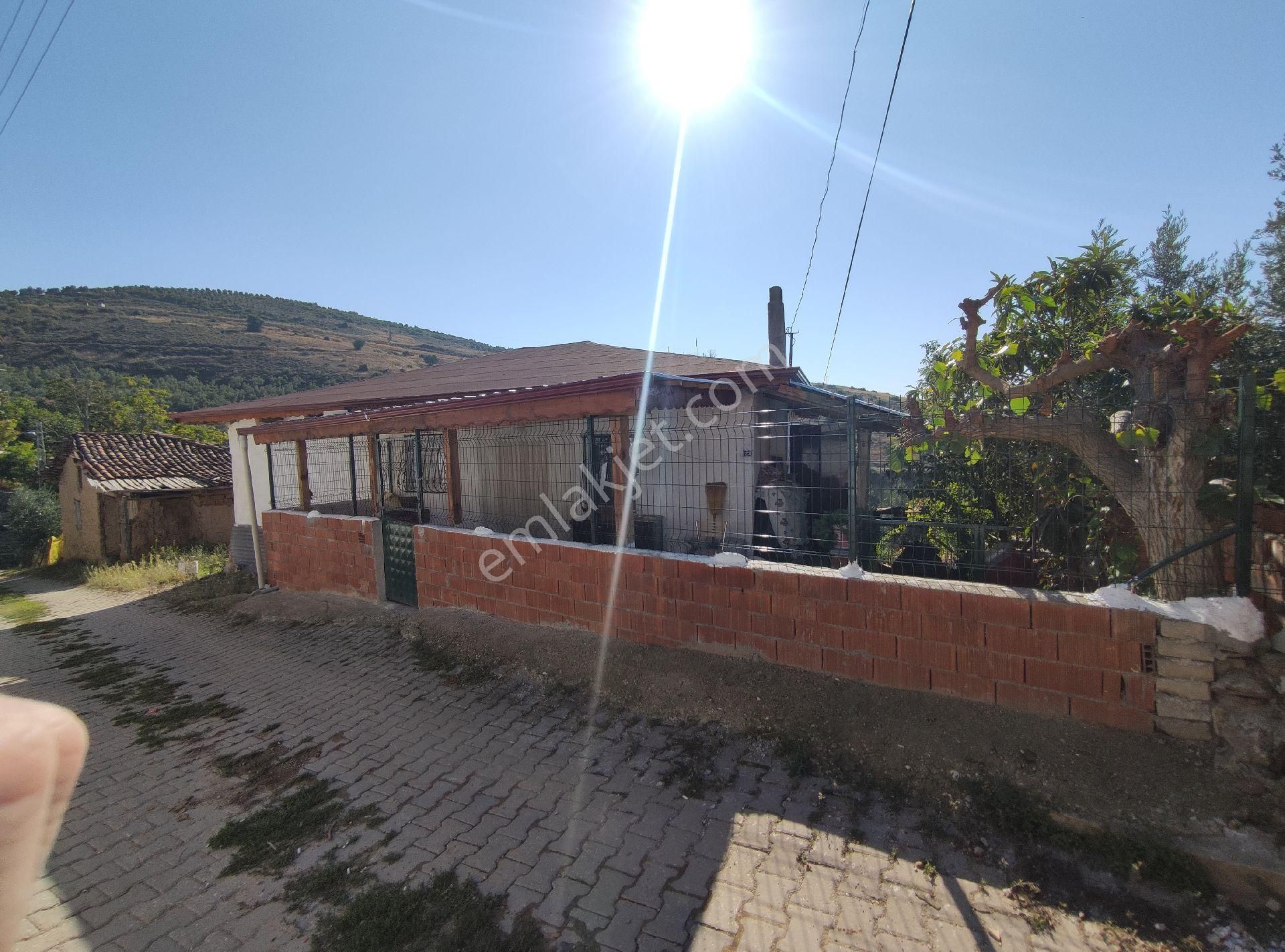 Müstakil Ev Ve Samanlık