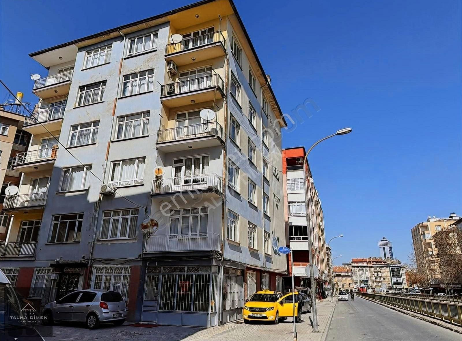 Selçuklu İhsaniye Satılık Daire MİLLET CADDESİ YOL ÜZERİ --- İHSANİYE MAHALLESİN DE 3+1