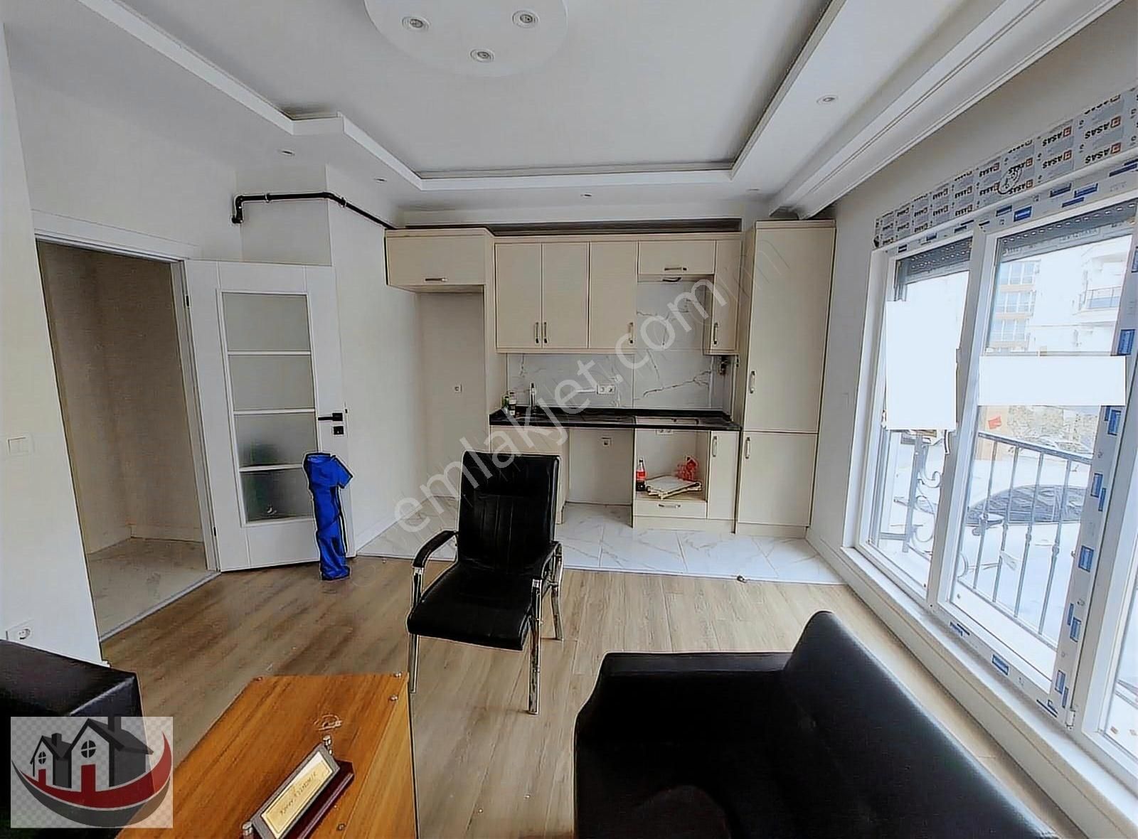 Maltepe Zümrütevler Satılık Daire GÜNEYDEN METROYA 3 DAKİKA YÜRÜME 2+1.80M2 Y.GİRİŞ SIFIR DAİRE