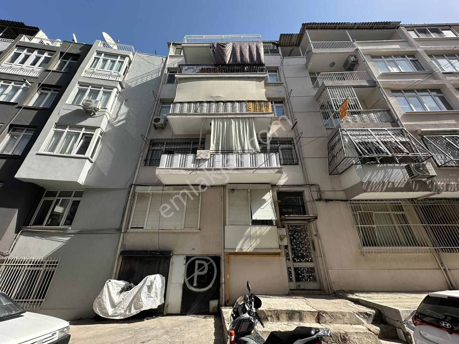 Konak Kılıç Reis Satılık Daire ÜÇYOL MEYDANA 5dk MESAFEDE 2+1 90m2 YÜK. GİRİŞ TEMİZ BAKIMLI DOĞALGAZLI