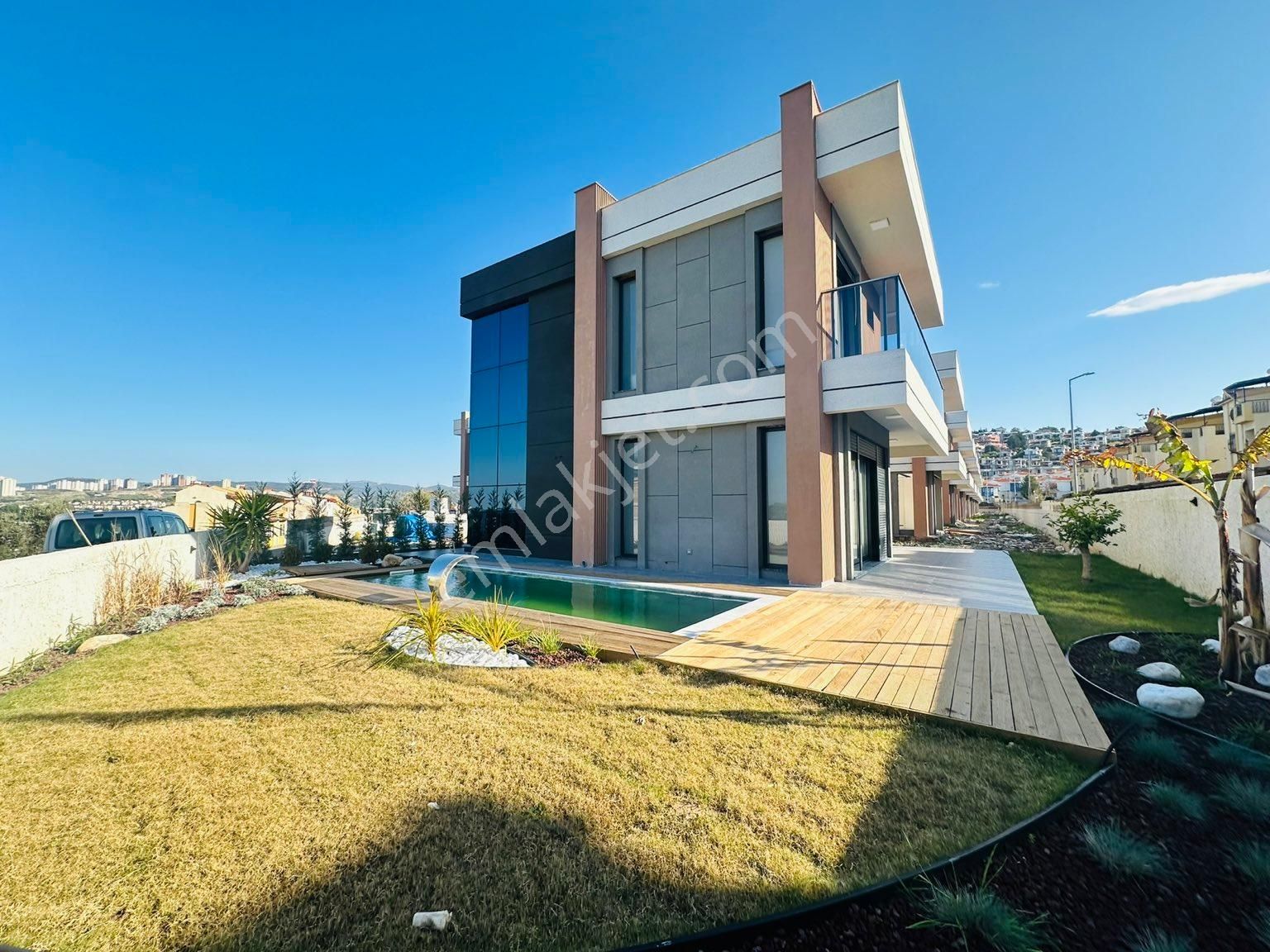 Aydın Kuşadası Boğaz Manzaralı Satılık Villa KARAOVA 4+1 DENİZ MANZARALI MÜSTAKİL ÖZEL HAVUZLU SIFIR VİLLALAR