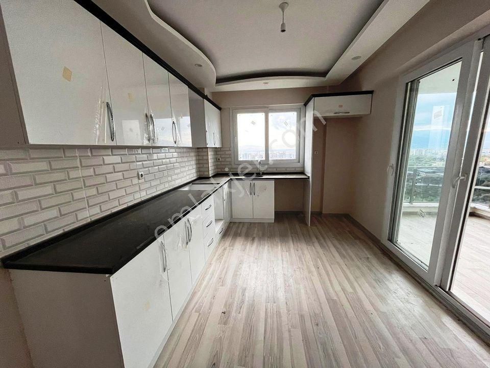 Nazilli Yıldıztepe Satılık Daire   3+1 160 M2 E.BANYOLU SATILIK DAİRELER