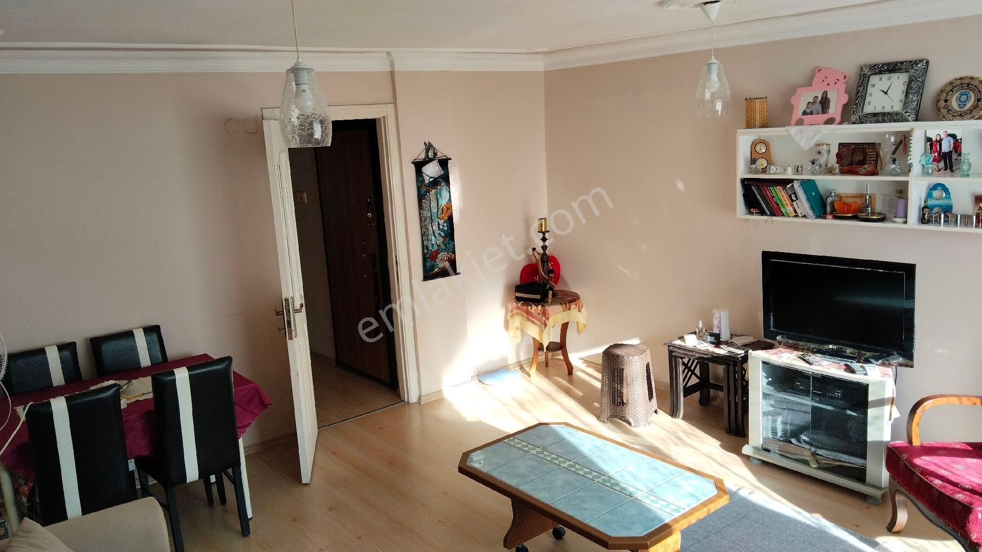 Karşıyaka Bahçelievler Satılık Daire Sahibinden Satılık 3+1 Apartman Dairesi