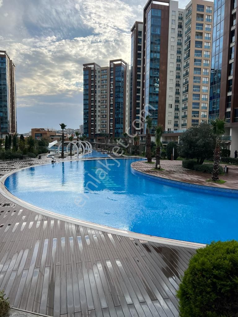 Beylikdüzü Cumhuriyet Satılık Daire  BEYLİKDÜZÜ DEMİR ROMANCE SİTESİ 2+1 KAPALI MUTFAK 119m2