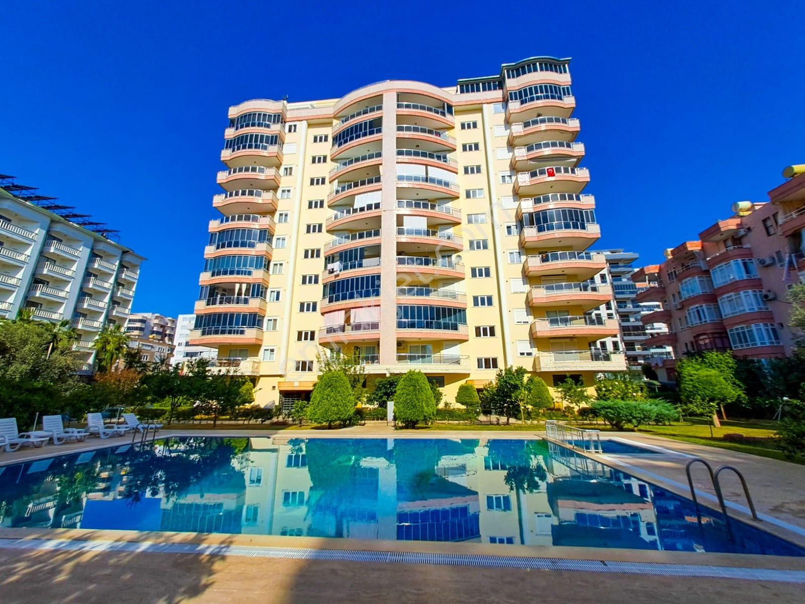 Alanya Mahmutlar Satılık Daire MAHMUTLAR BARBAROS CADDESİNDE SATILIK 2+1 GENİŞ DAİRE