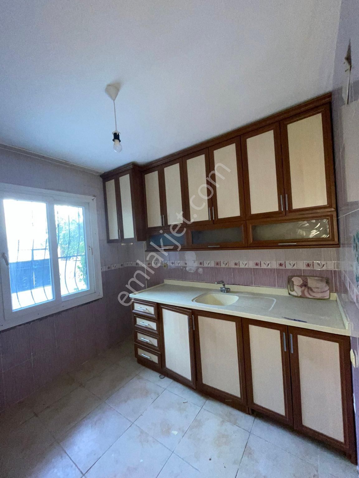 Yüreğir Yenidoğan Kiralık Müstakil Ev Tanış Emlak Tan Yenidoğan Mah Kiralık 3+1 Kapalı Mutfak Ana Yol Üstünde