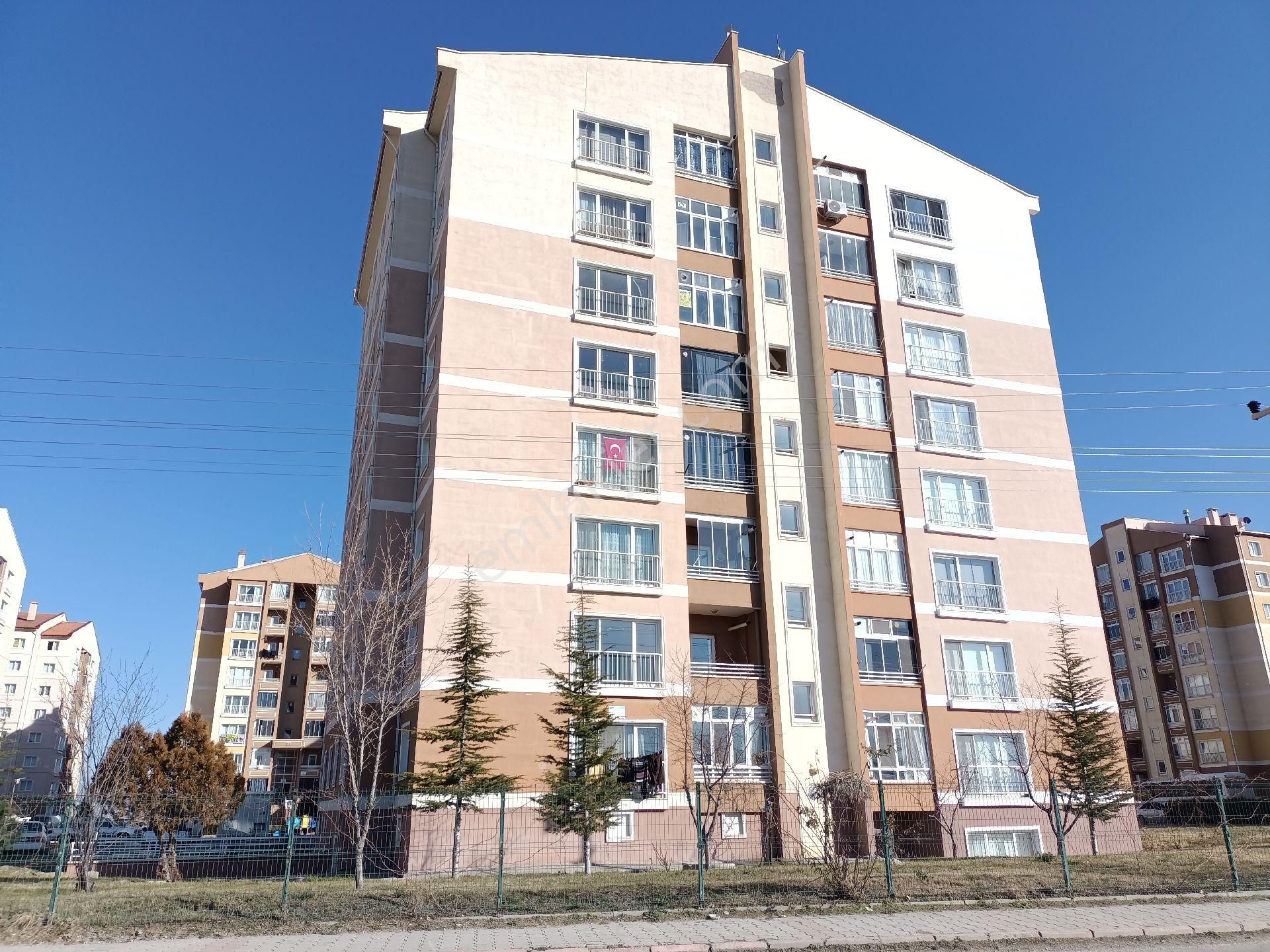 Akşehir Kozağaç Tokide Satılık 3+1 Kombili Mantolu Ara Kat Daire